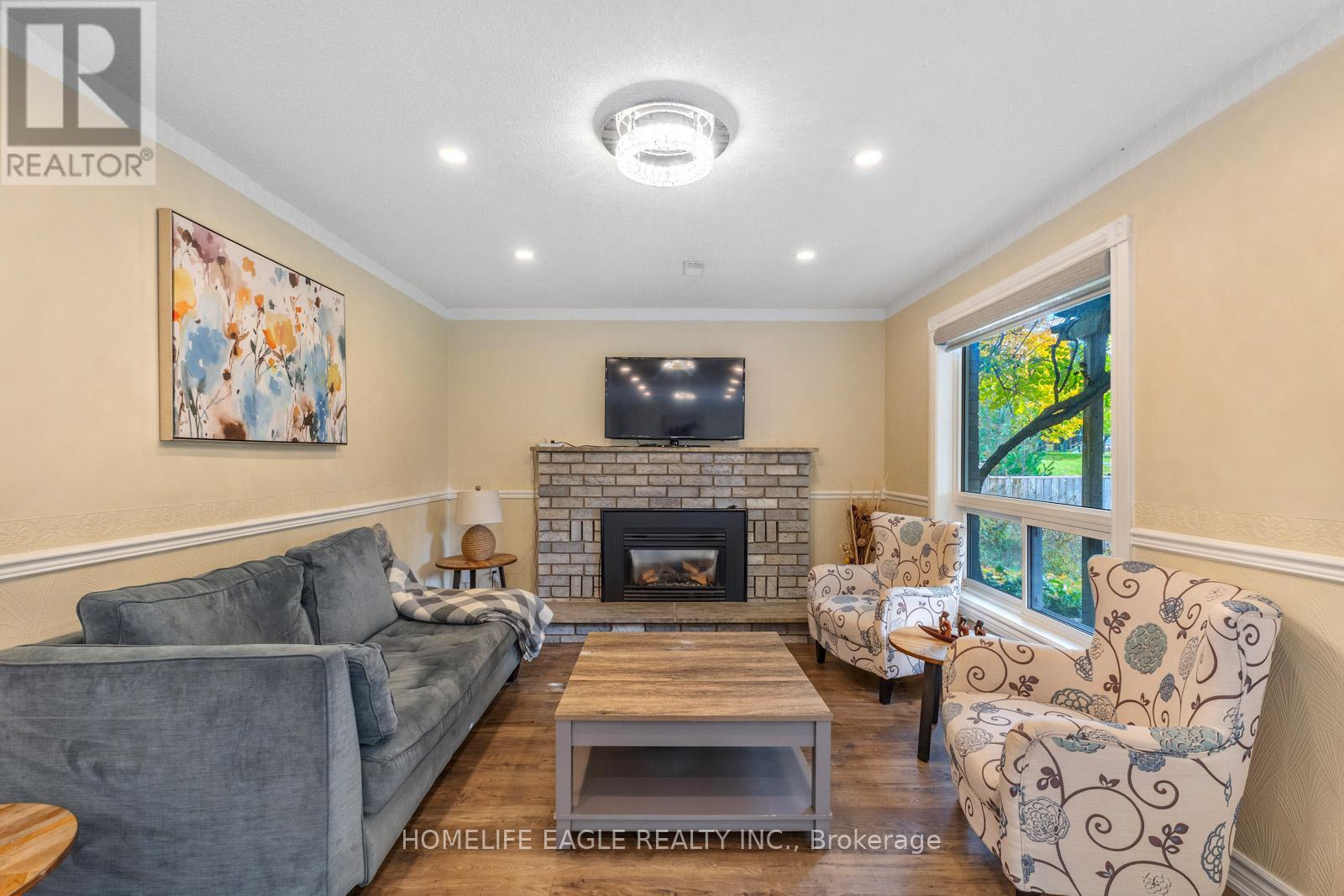 17 Beckett Avenue, East Gwillimbury, Ontario  L9N 1E6 - Photo 8 - N12539322