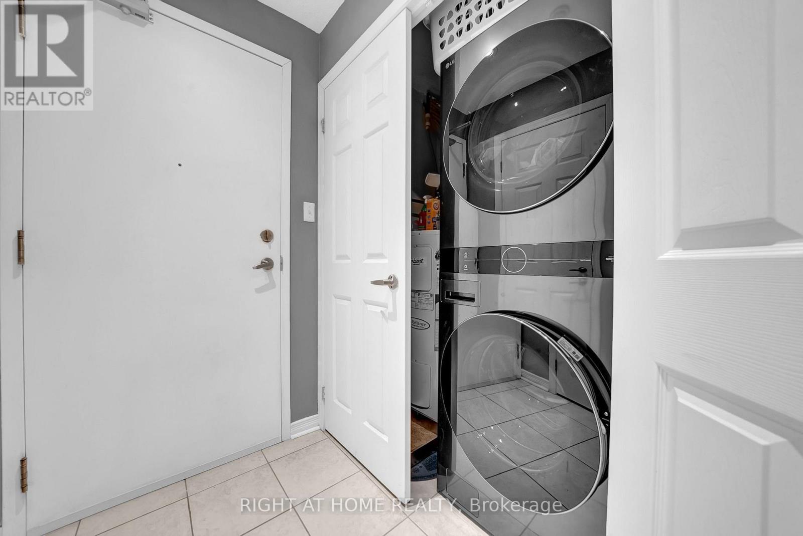 205 - 132 Aspen Springs Drive, Clarington, Ontario  L1C 0H1 - Photo 3 - E12539432