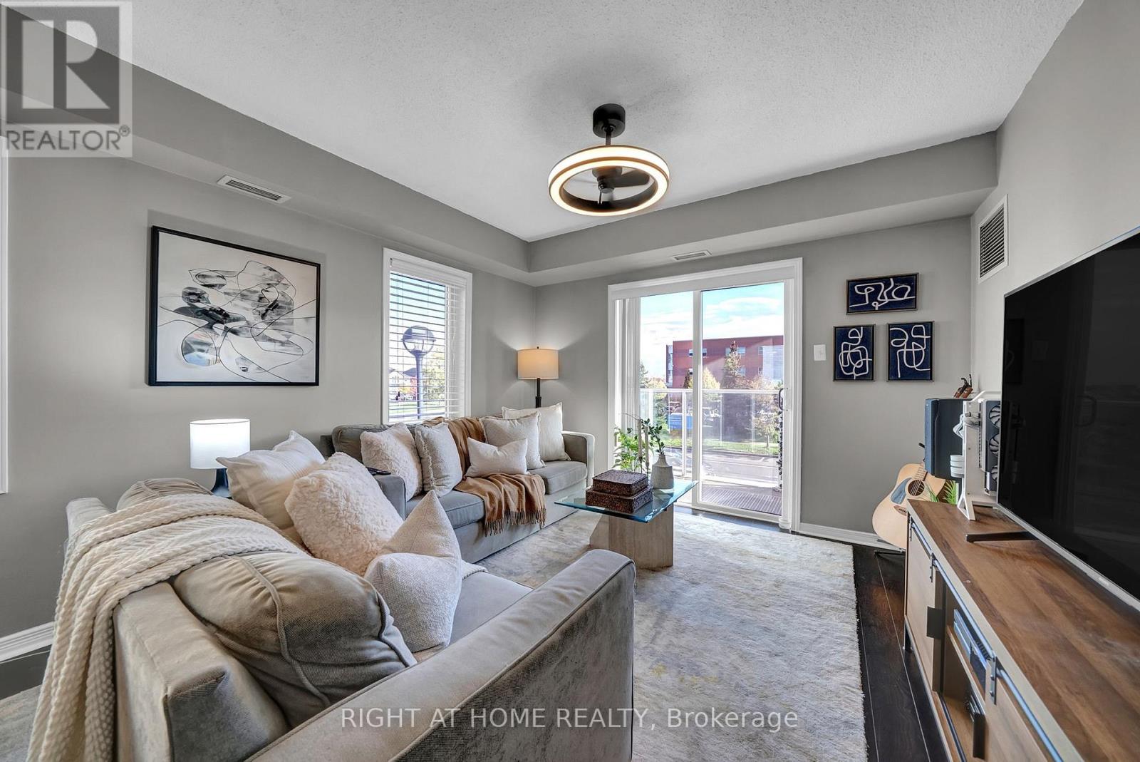 205 - 132 Aspen Springs Drive, Clarington, Ontario  L1C 0H1 - Photo 4 - E12539432