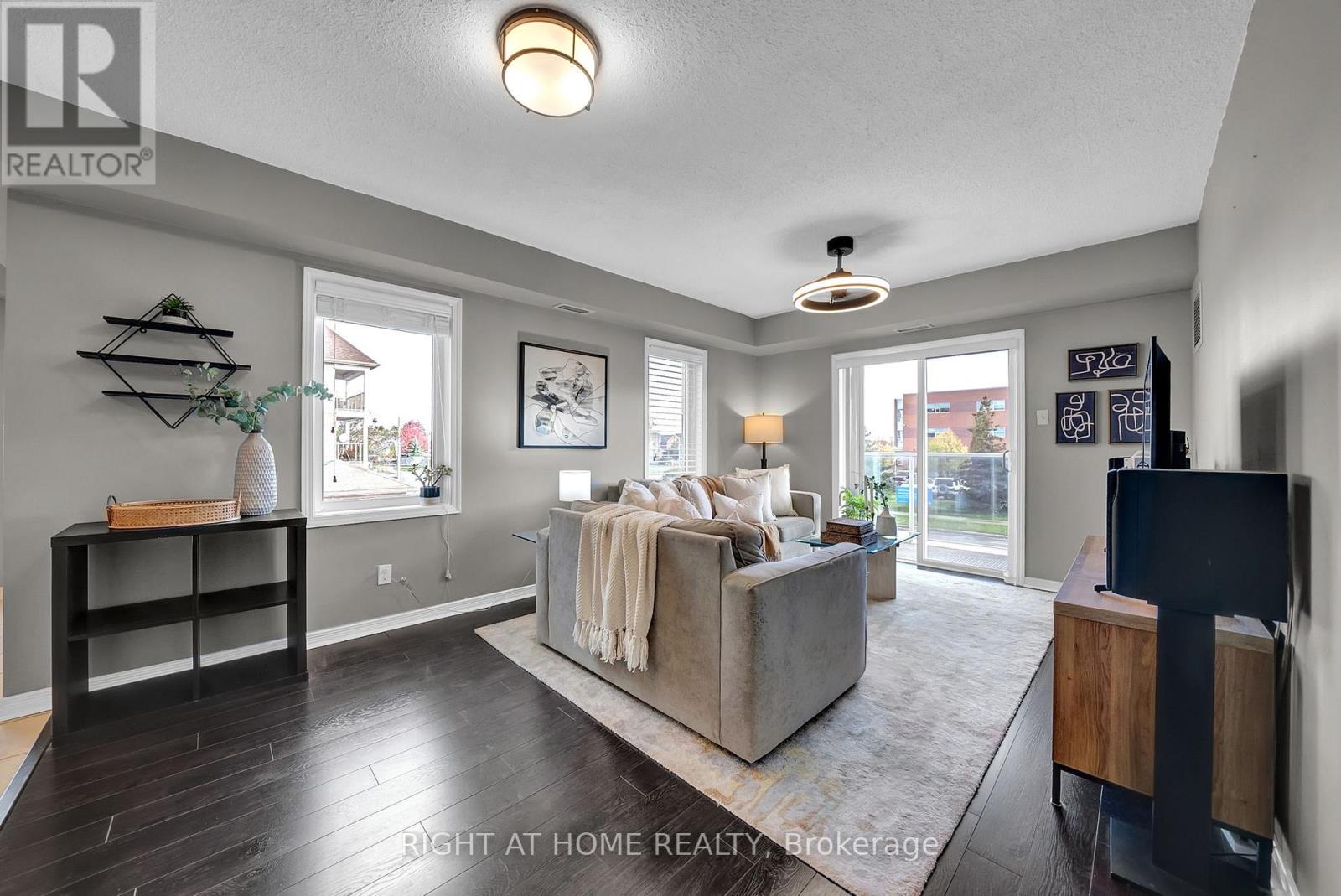 205 - 132 Aspen Springs Drive, Clarington, Ontario  L1C 0H1 - Photo 6 - E12539432