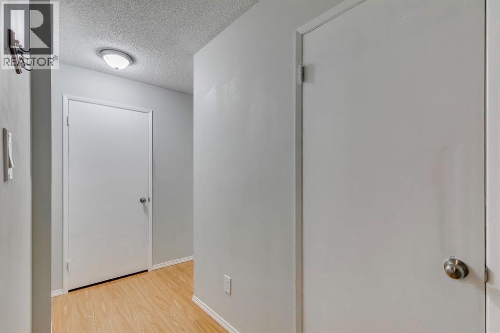 121, 860 Midridge Drive Se, Calgary, Alberta  T2X 1K1 - Photo 2 - A2263681