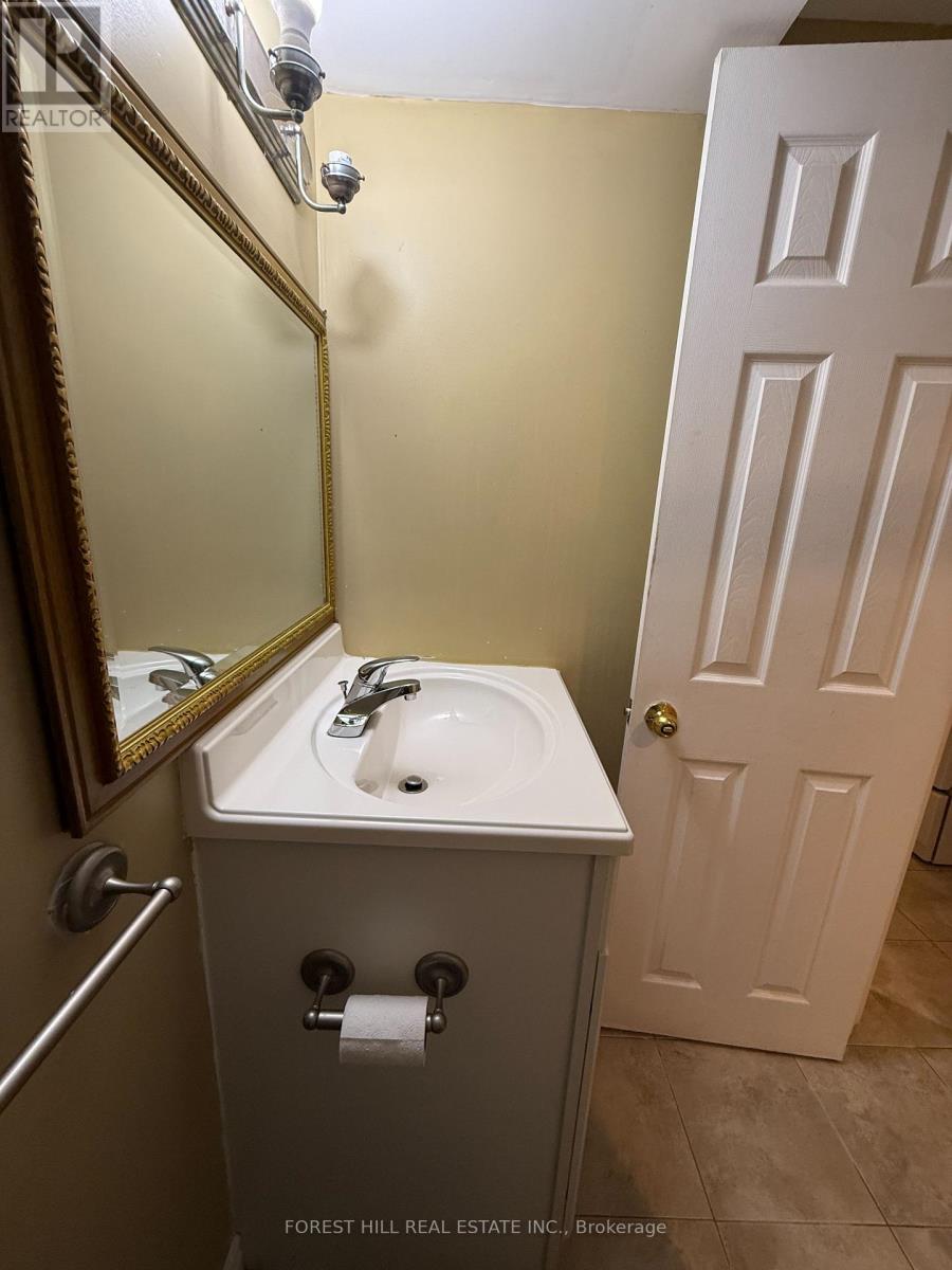 4 Ridgemore Crescent, Brampton, Ontario  L7A 2L6 - Photo 10 - W12539318