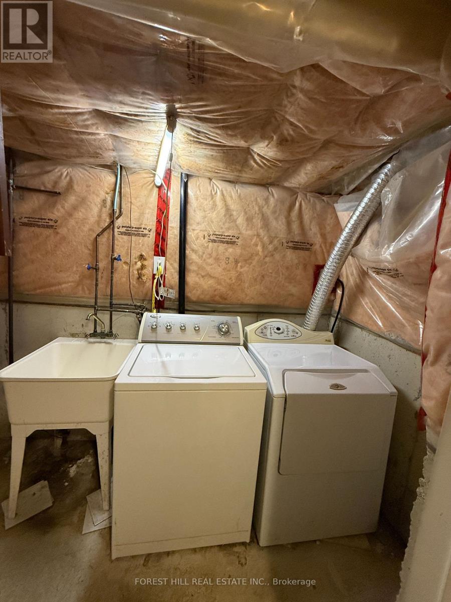 4 Ridgemore Crescent, Brampton, Ontario  L7A 2L6 - Photo 11 - W12539318