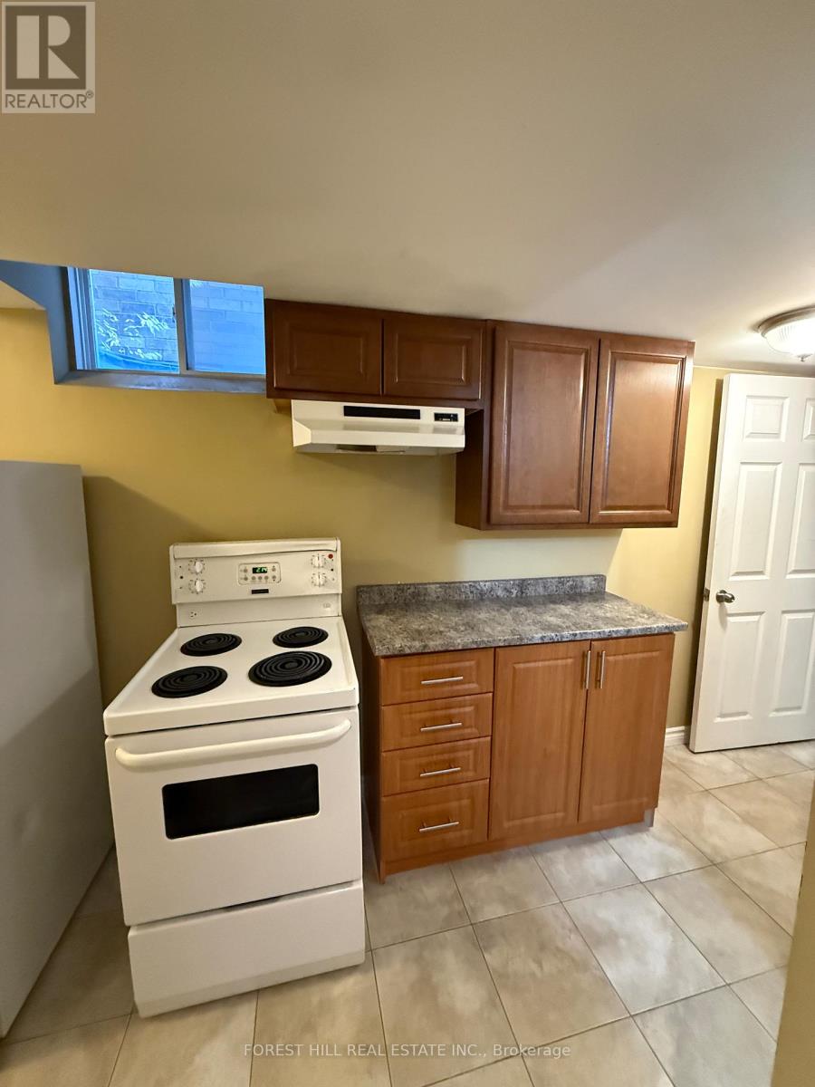 4 Ridgemore Crescent, Brampton, Ontario  L7A 2L6 - Photo 7 - W12539318