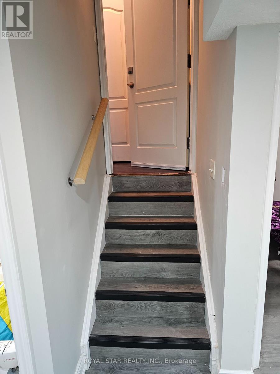 24 BONAVISTA DRIVE, Brampton, Ontario