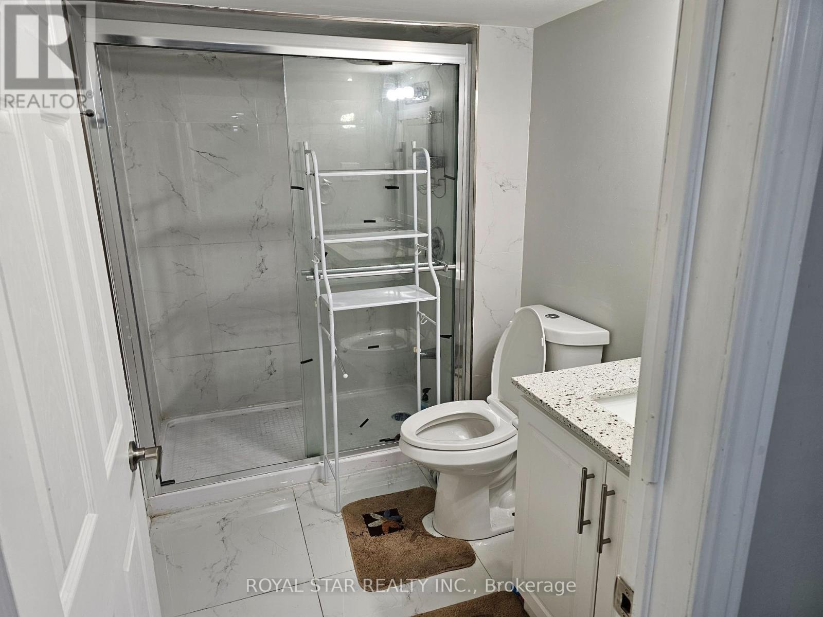 24 Bonavista Drive, Brampton, Ontario  L6X 0N6 - Photo 7 - W12539330