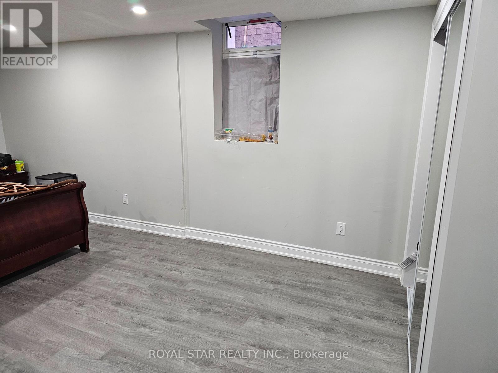 24 Bonavista Drive, Brampton, Ontario  L6X 0N6 - Photo 8 - W12539330