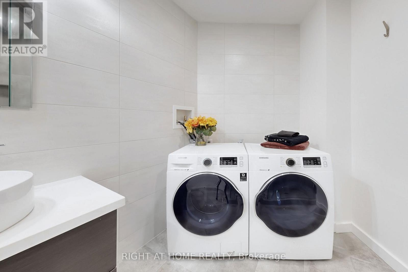 6 - 400 Bloor Street, Mississauga, Ontario  L5A 3M8 - Photo 21 - W12539346