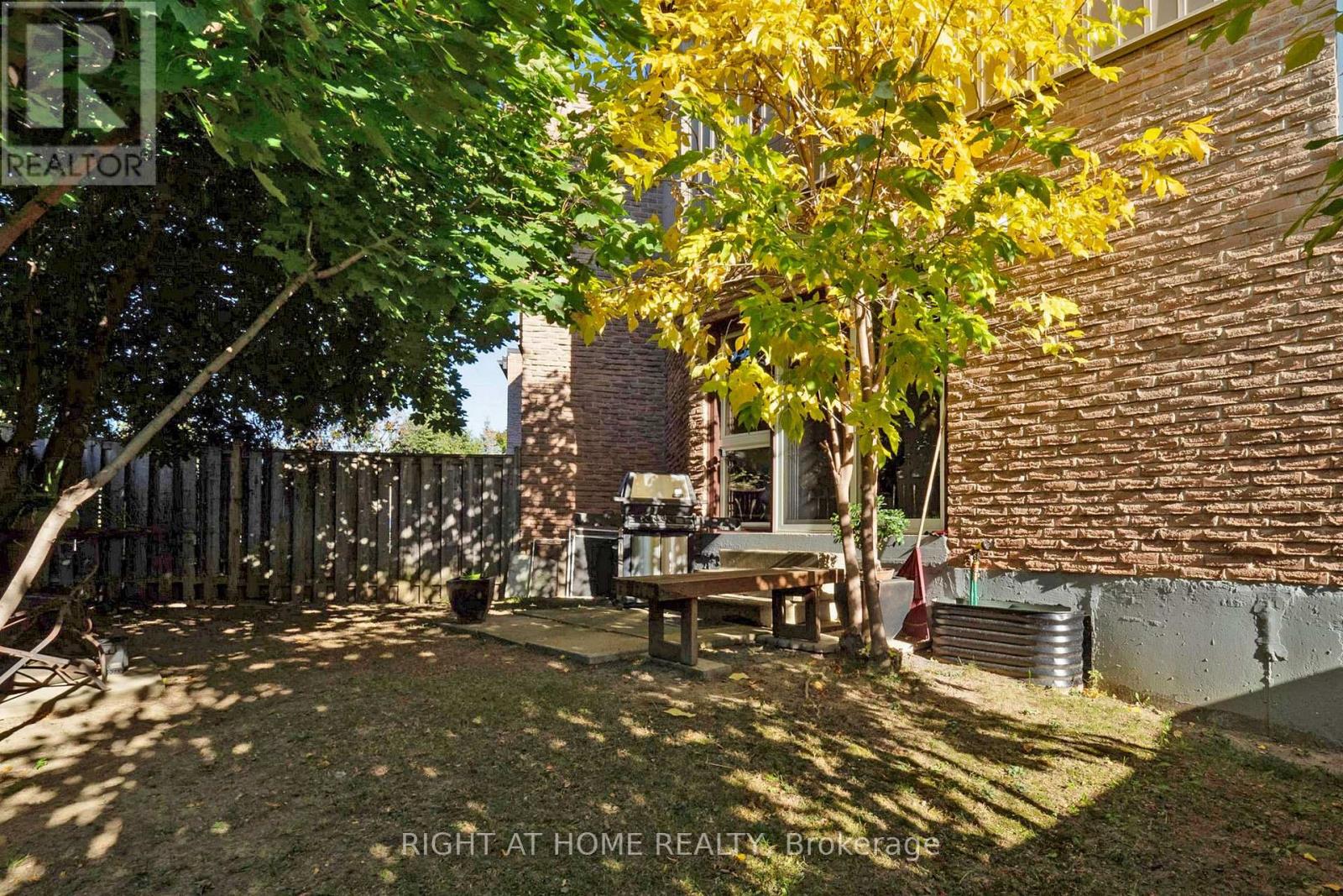 6 - 400 Bloor Street, Mississauga, Ontario  L5A 3M8 - Photo 42 - W12539346