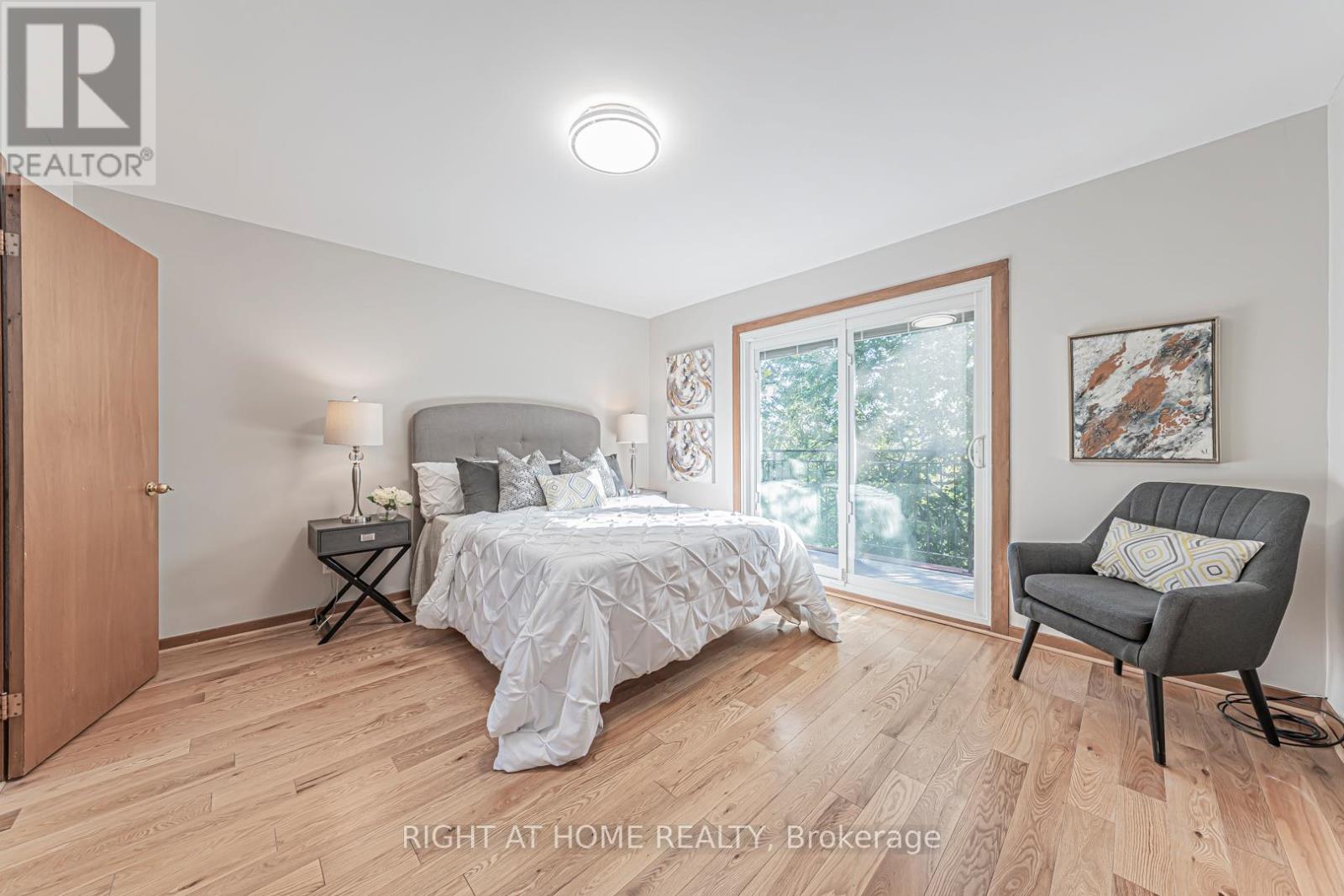 5 Greyswood Court, Toronto, Ontario  M9P 3P8 - Photo 10 - W12539350