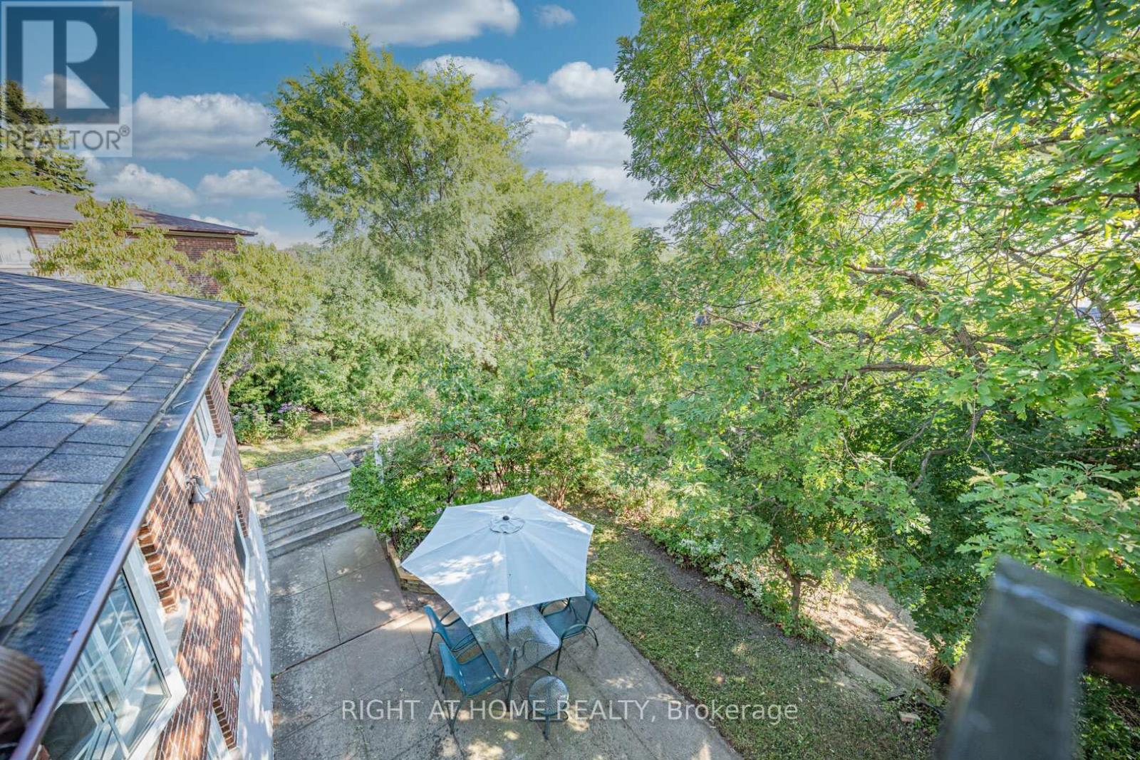 5 Greyswood Court, Toronto, Ontario  M9P 3P8 - Photo 12 - W12539350