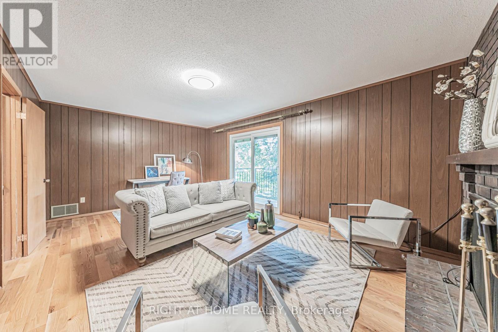 5 Greyswood Court, Toronto, Ontario  M9P 3P8 - Photo 17 - W12539350