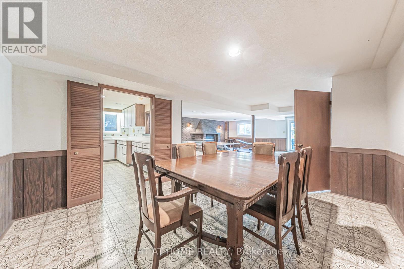 5 Greyswood Court, Toronto, Ontario  M9P 3P8 - Photo 20 - W12539350