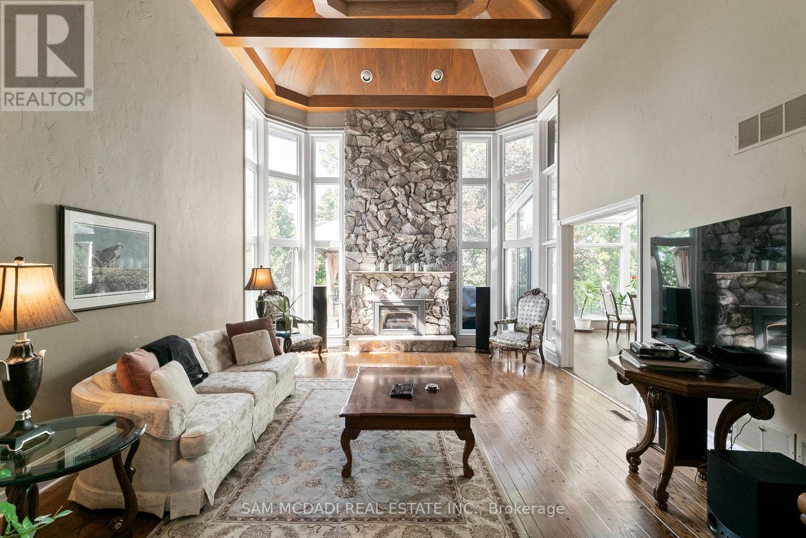 2235 Shawanaga Trail, Mississauga, Ontario  L5H 3X6 - Photo 13 - W12539354