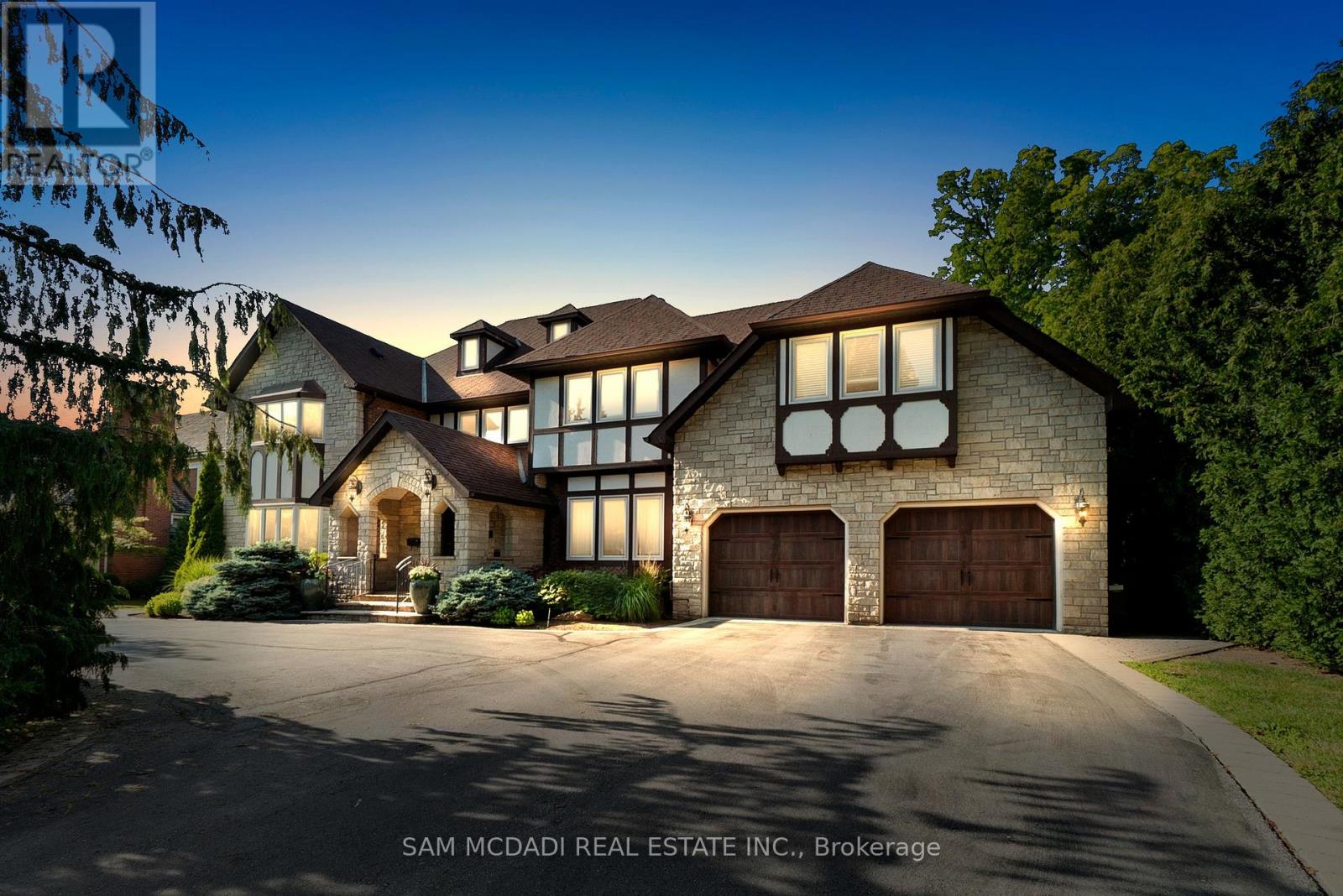 2235 Shawanaga Trail, Mississauga, Ontario  L5H 3X6 - Photo 2 - W12539354