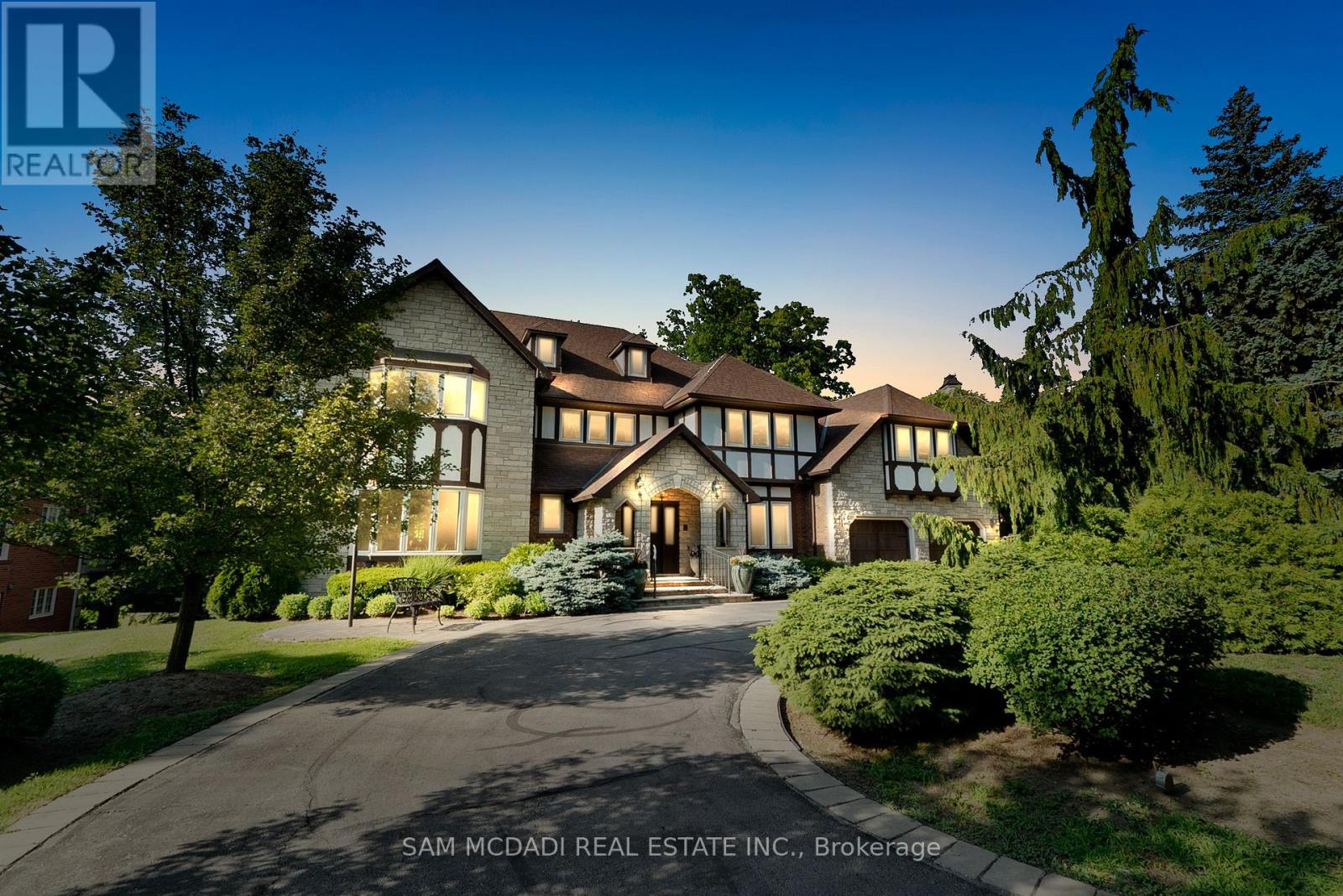 2235 Shawanaga Trail, Mississauga, Ontario  L5H 3X6 - Photo 3 - W12539354