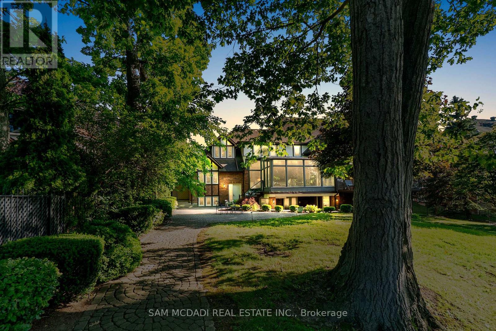 2235 Shawanaga Trail, Mississauga, Ontario  L5H 3X6 - Photo 39 - W12539354