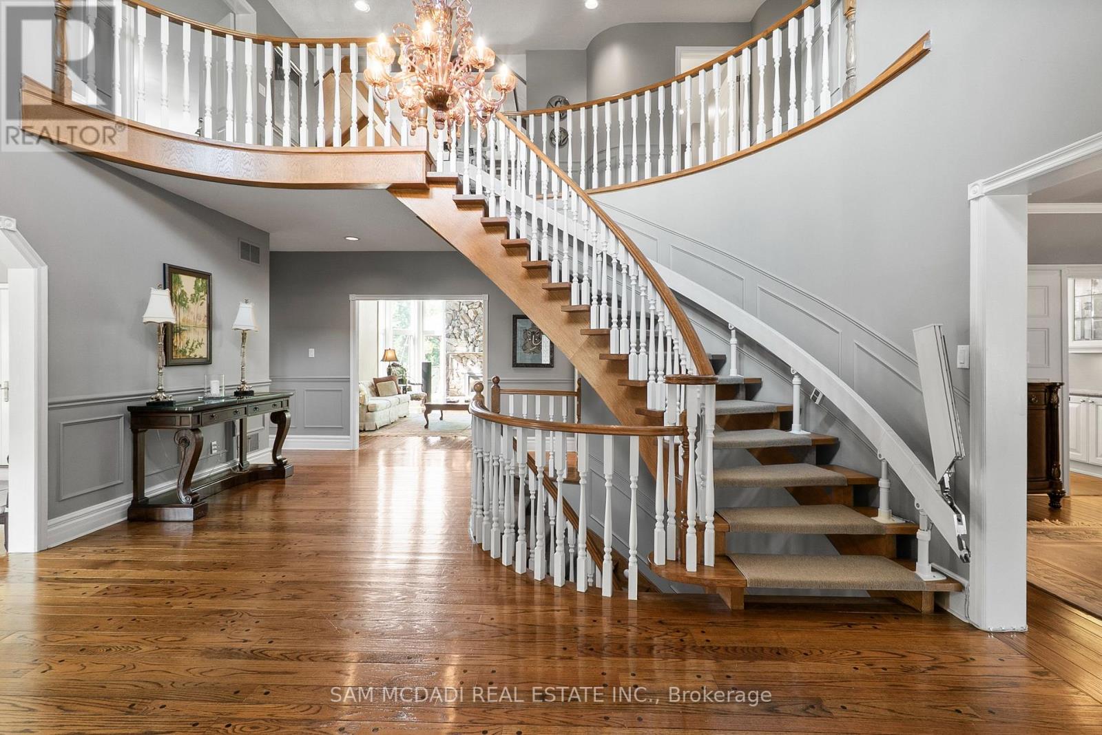 2235 Shawanaga Trail, Mississauga, Ontario  L5H 3X6 - Photo 5 - W12539354