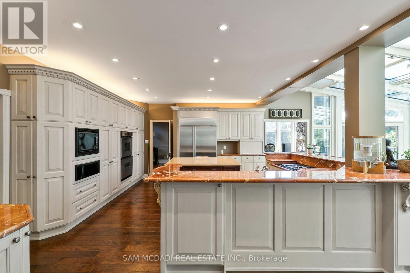 2235 Shawanaga Trail, Mississauga, Ontario  L5H 3X6 - Photo 9 - W12539354