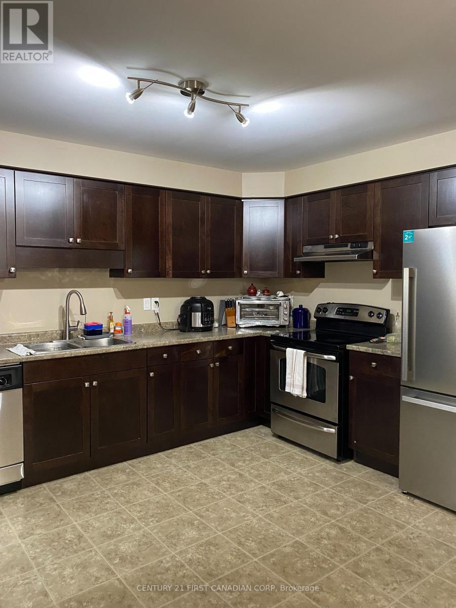 811 Silverfox Crescent, London North, Ontario  N6G 0K2 - Photo 6 - X12539376