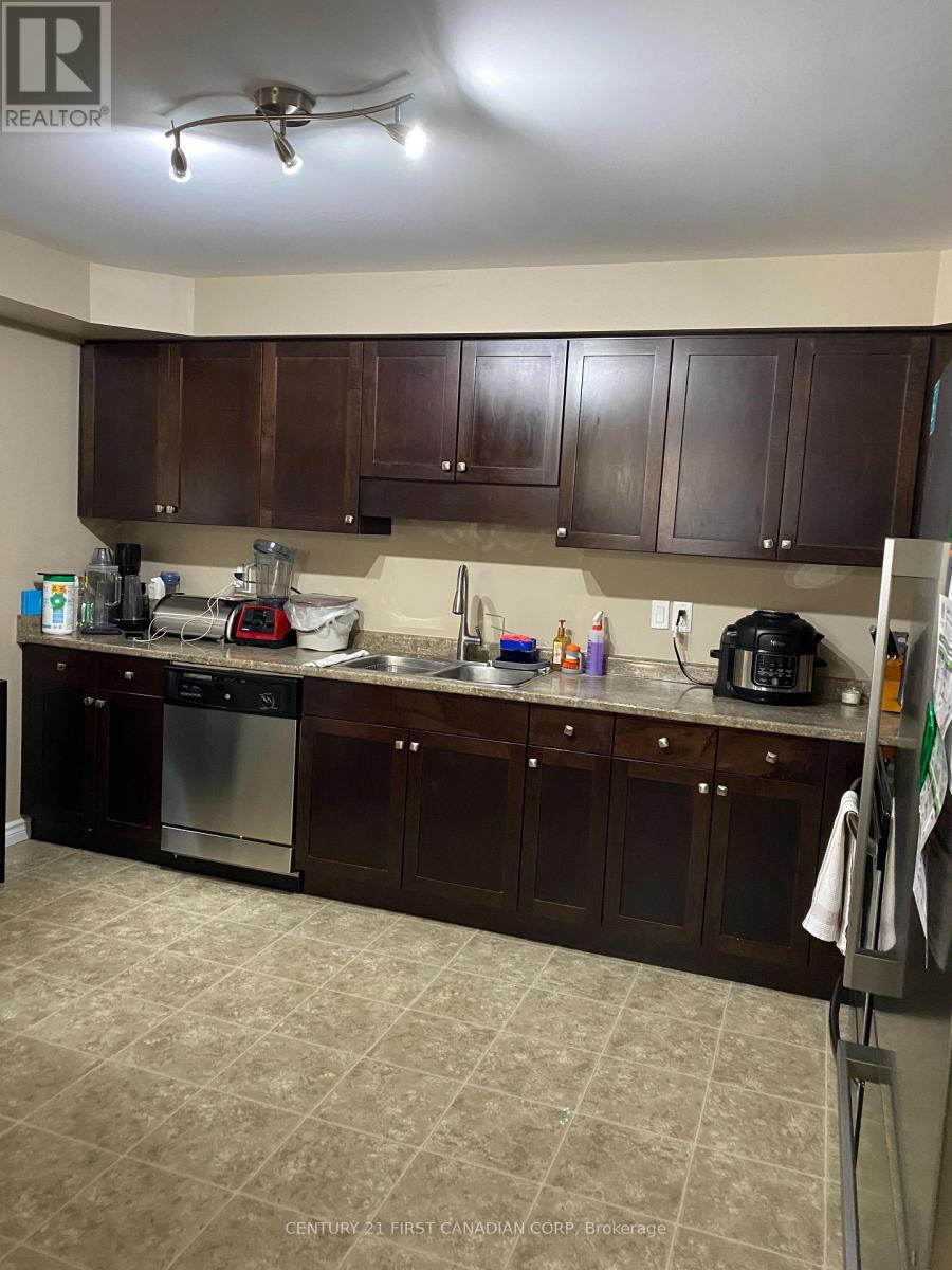 811 Silverfox Crescent, London North, Ontario  N6G 0K2 - Photo 7 - X12539376