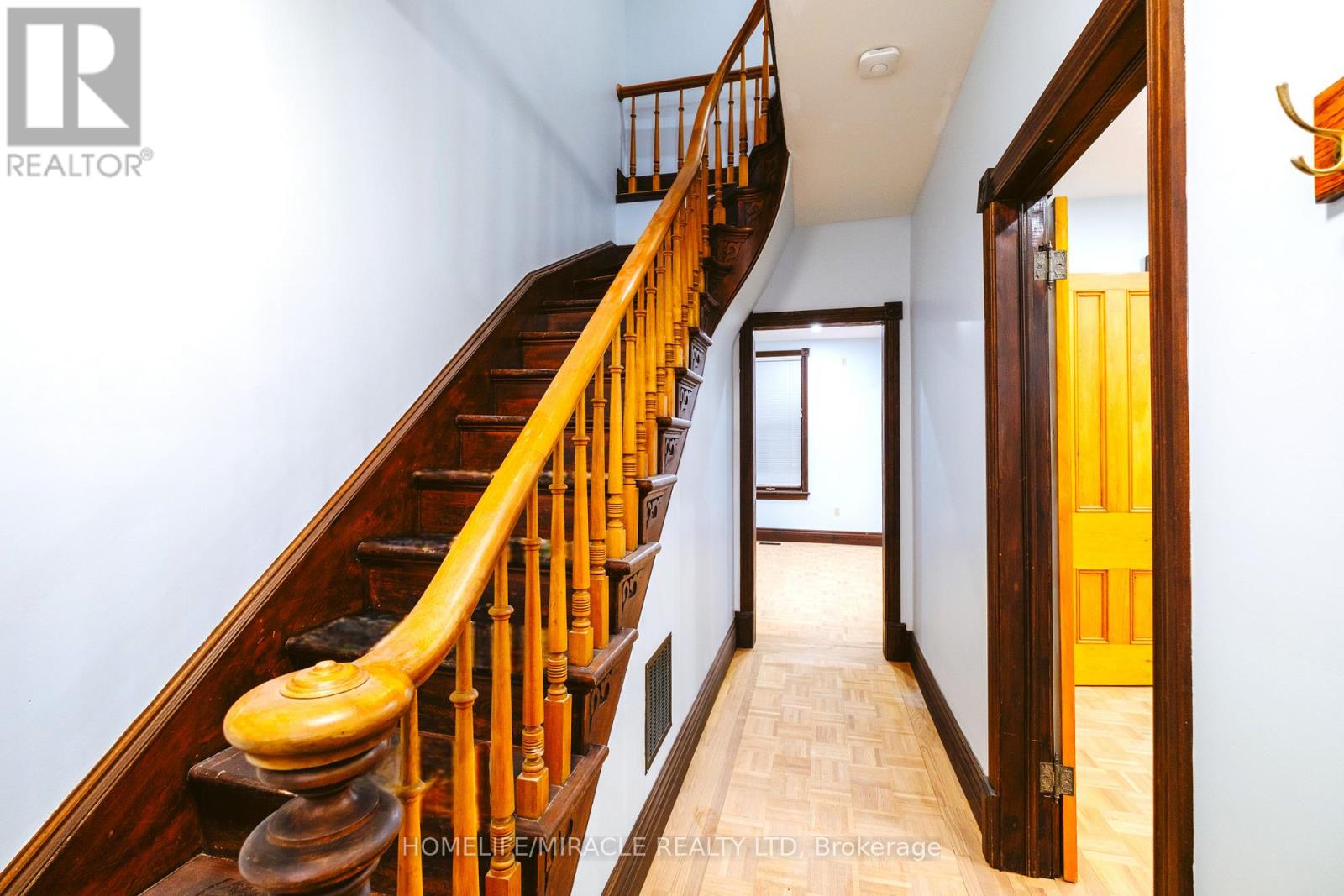 41 Park Hill Road, Cambridge, Ontario  N1R 1P5 - Photo 2 - X12539308