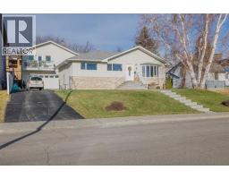 25 Highwood Place NW Highwood