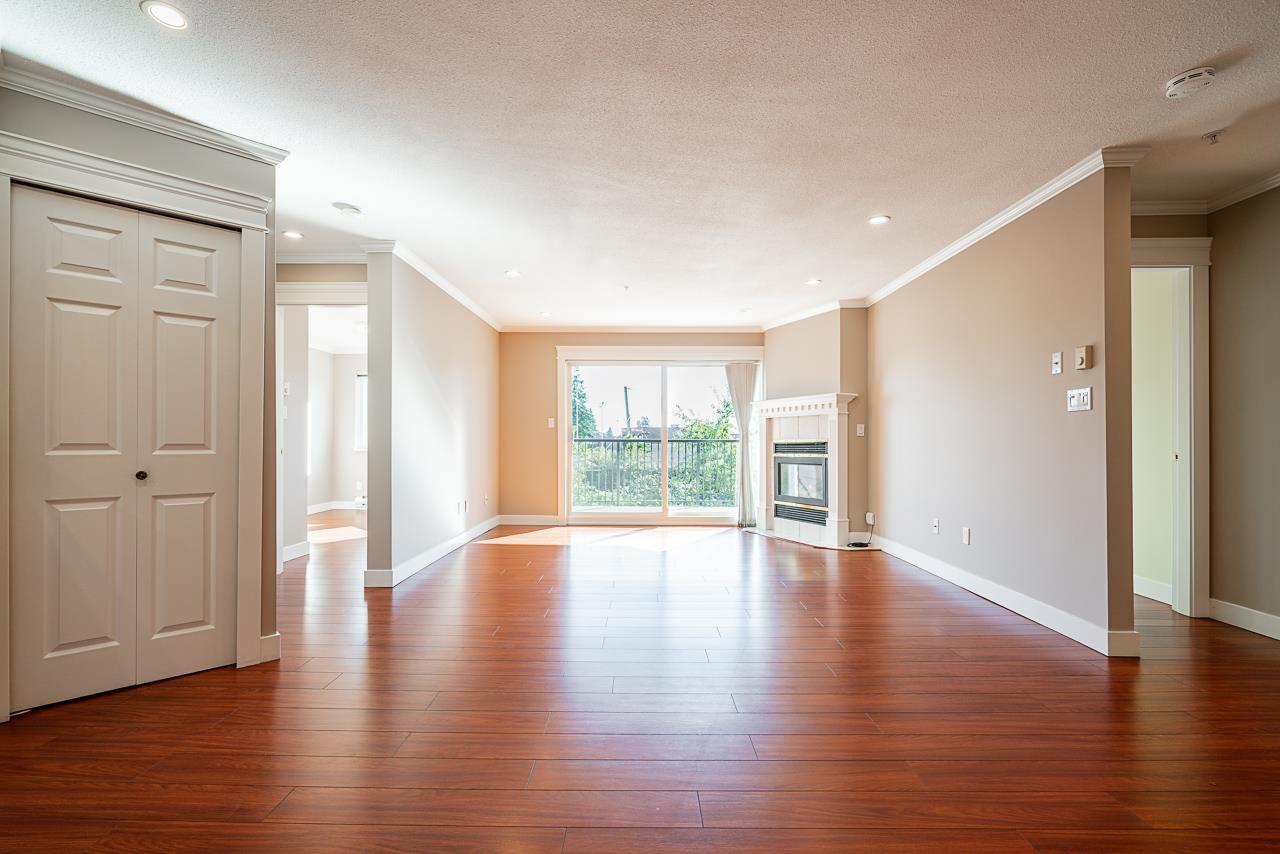 209 32044 Old Yale Road, Abbotsford, British Columbia  V2T 2C9 - Photo 2 - R3059085