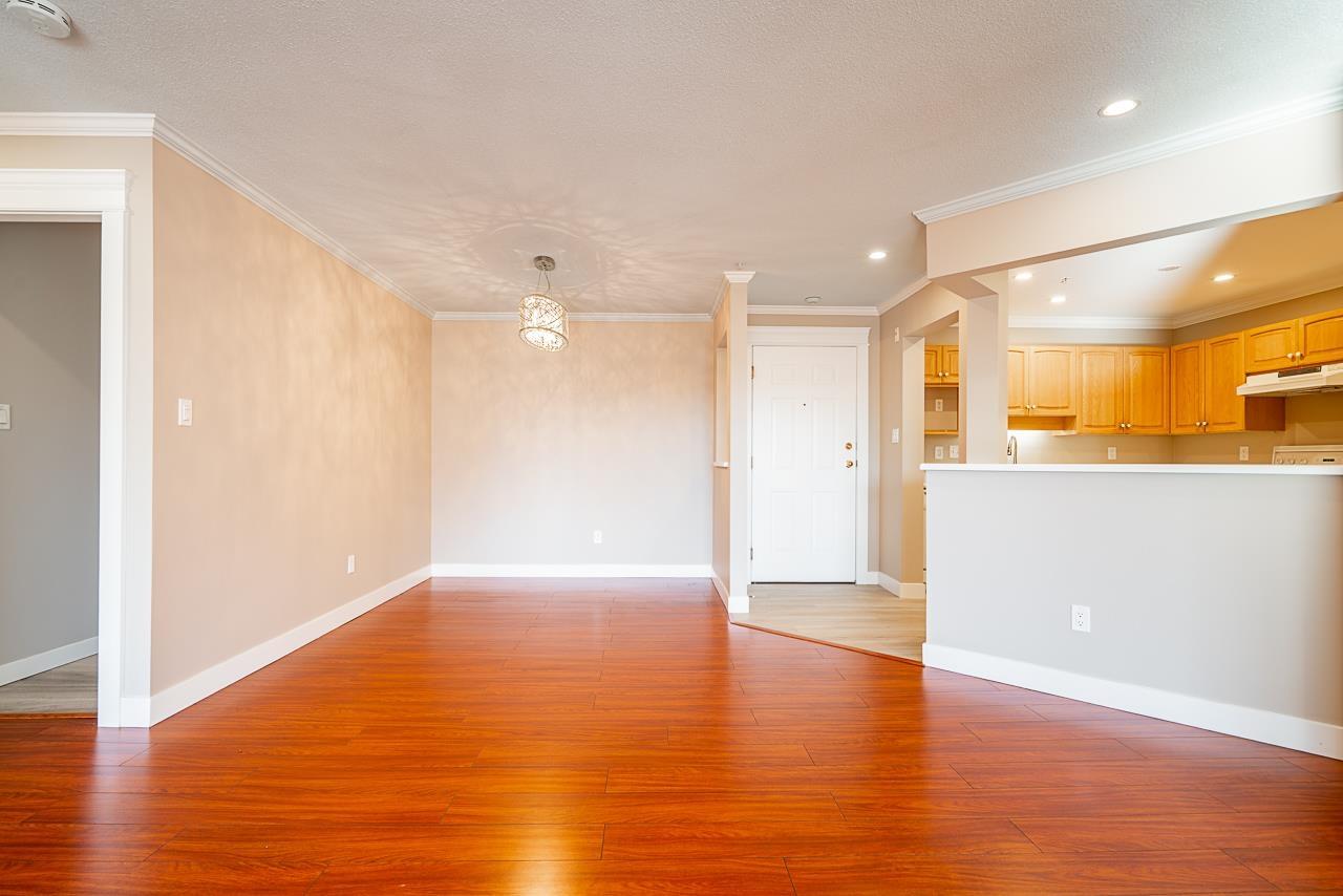 209 32044 Old Yale Road, Abbotsford, British Columbia  V2T 2C9 - Photo 5 - R3059085