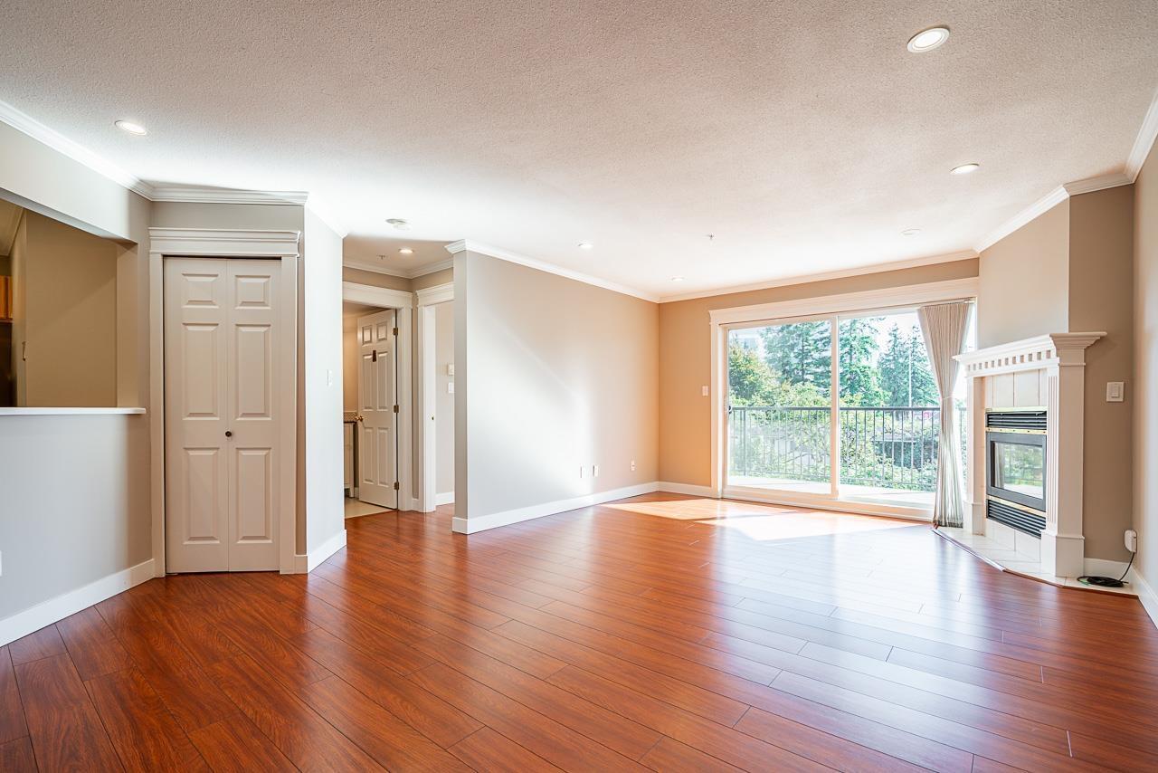 209 32044 Old Yale Road, Abbotsford, British Columbia  V2T 2C9 - Photo 3 - R3059085