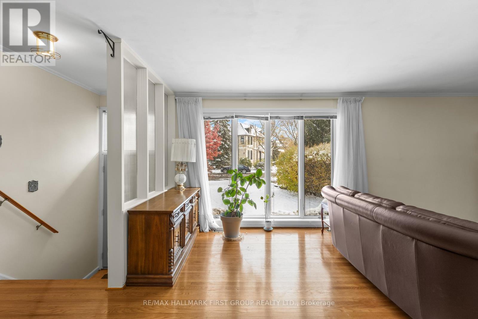 11 Merredin Place, Toronto, Ontario  M3B 1S7 - Photo 5 - C12539364