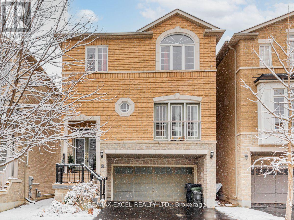 8 MASTWOOD CRESCENT, Toronto, Ontario