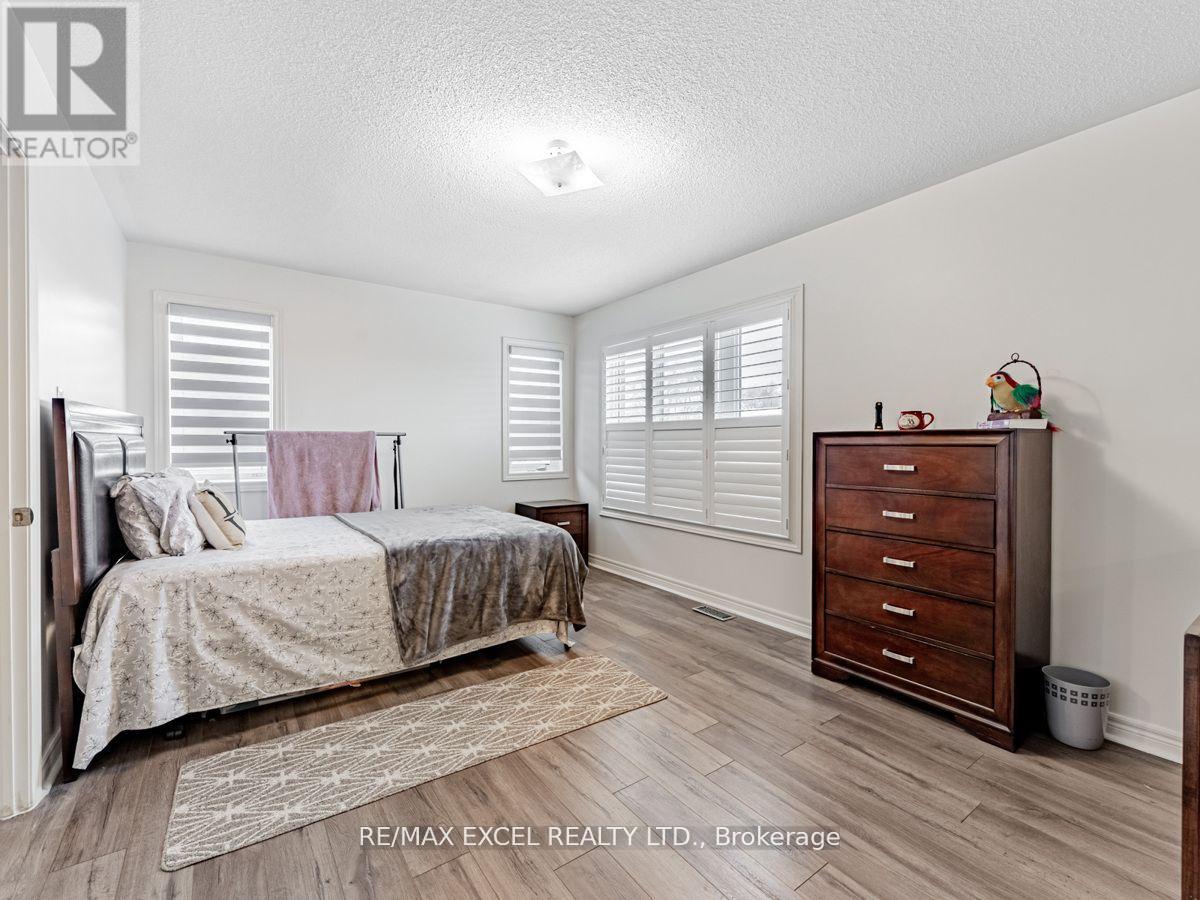 8 Mastwood Crescent, Toronto, Ontario  M1C 0B4 - Photo 12 - E12539404