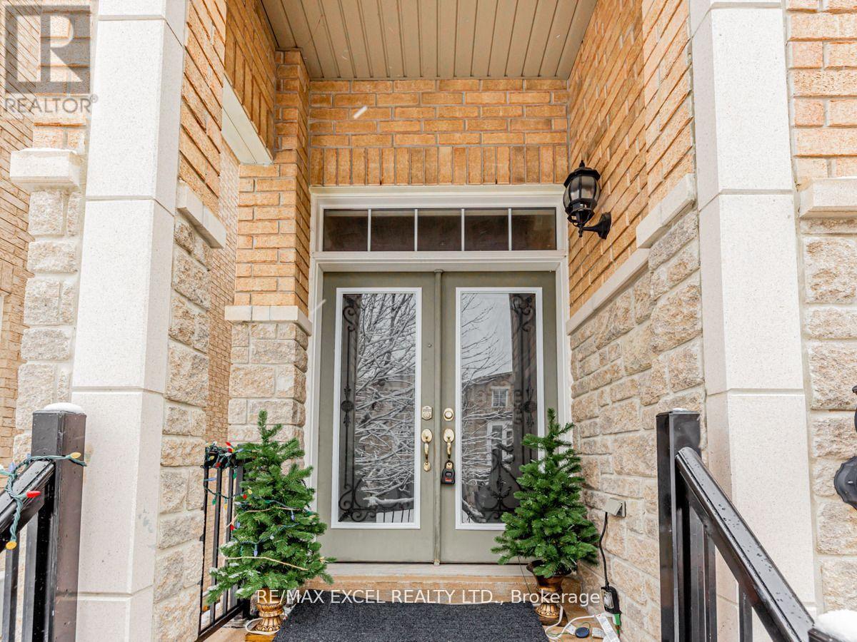 8 Mastwood Crescent, Toronto, Ontario  M1C 0B4 - Photo 3 - E12539404