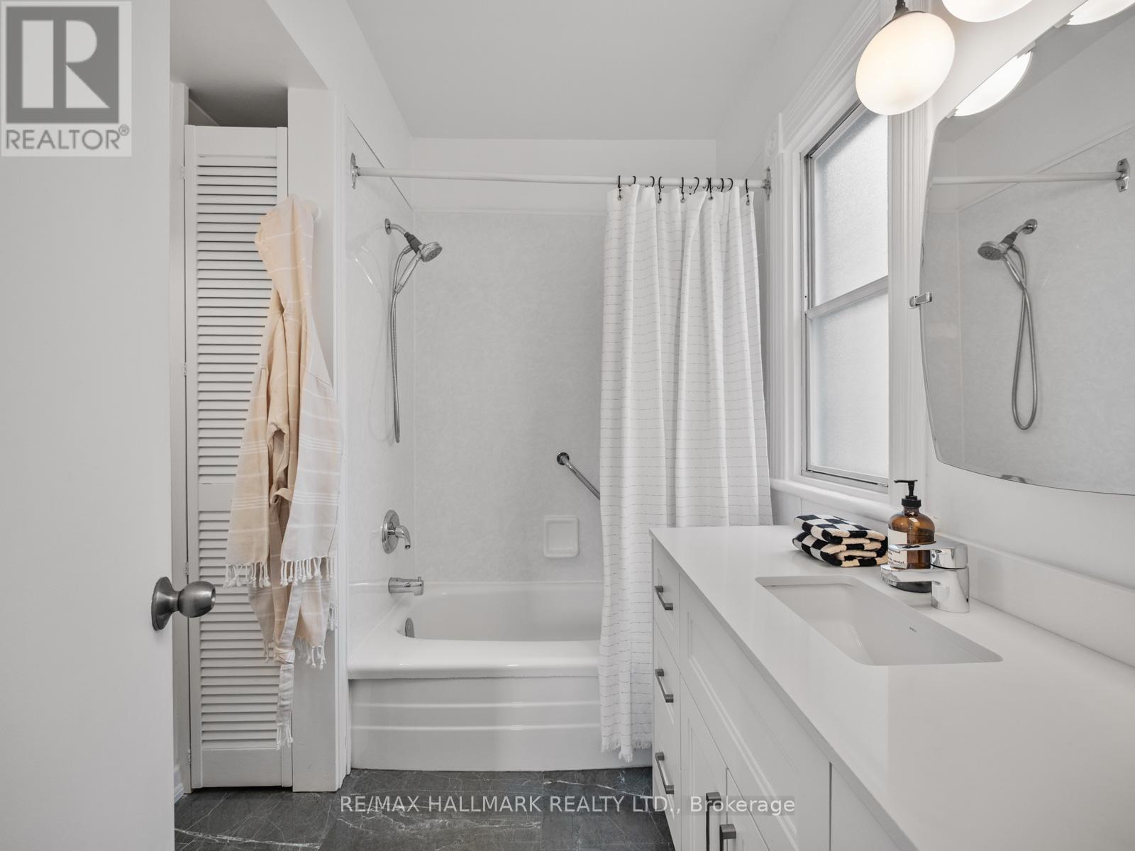 133 Langley Avenue, Toronto, Ontario  M4K 1B6 - Photo 17 - E12539174