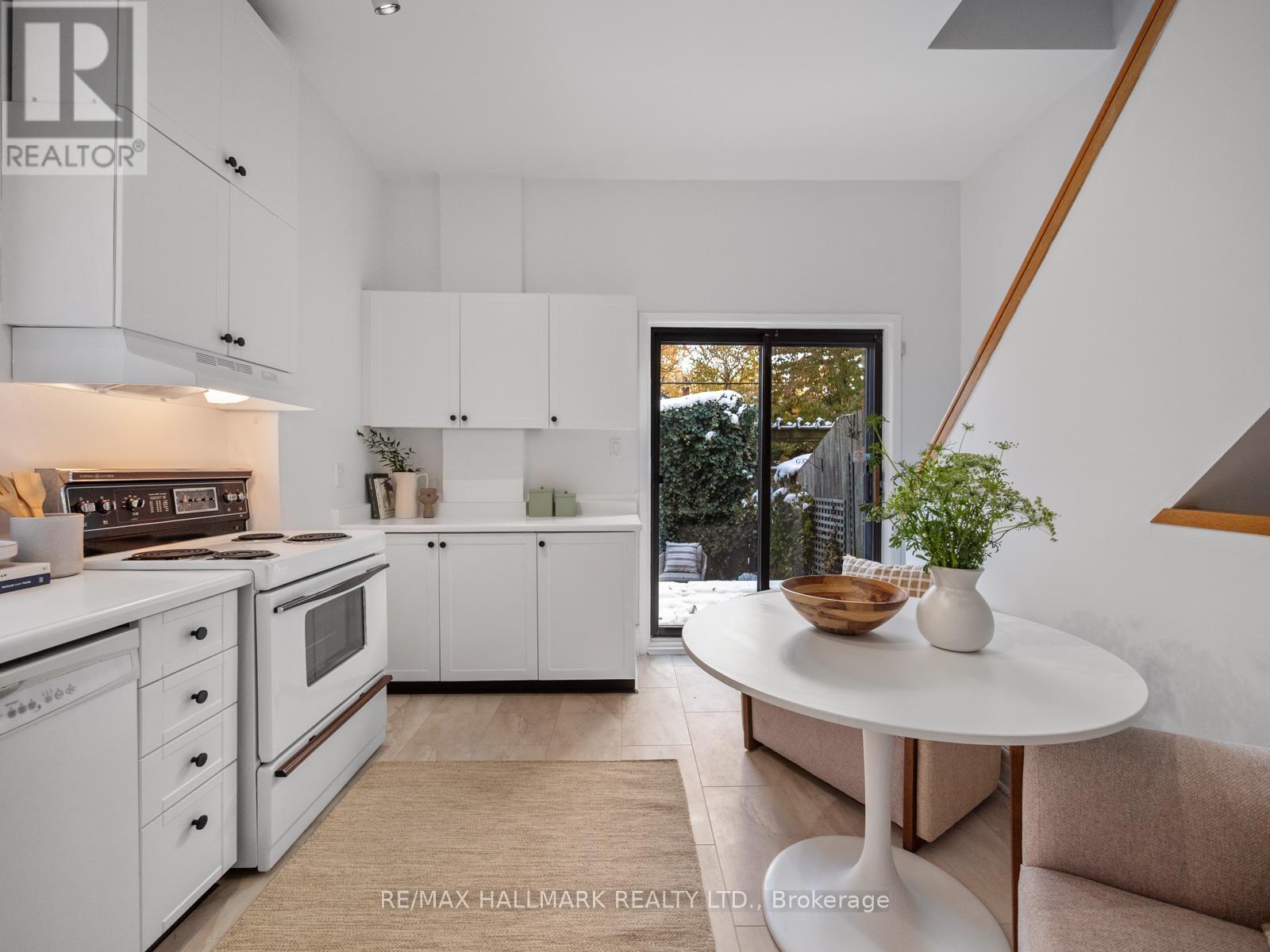 133 Langley Avenue, Toronto, Ontario  M4K 1B6 - Photo 9 - E12539174