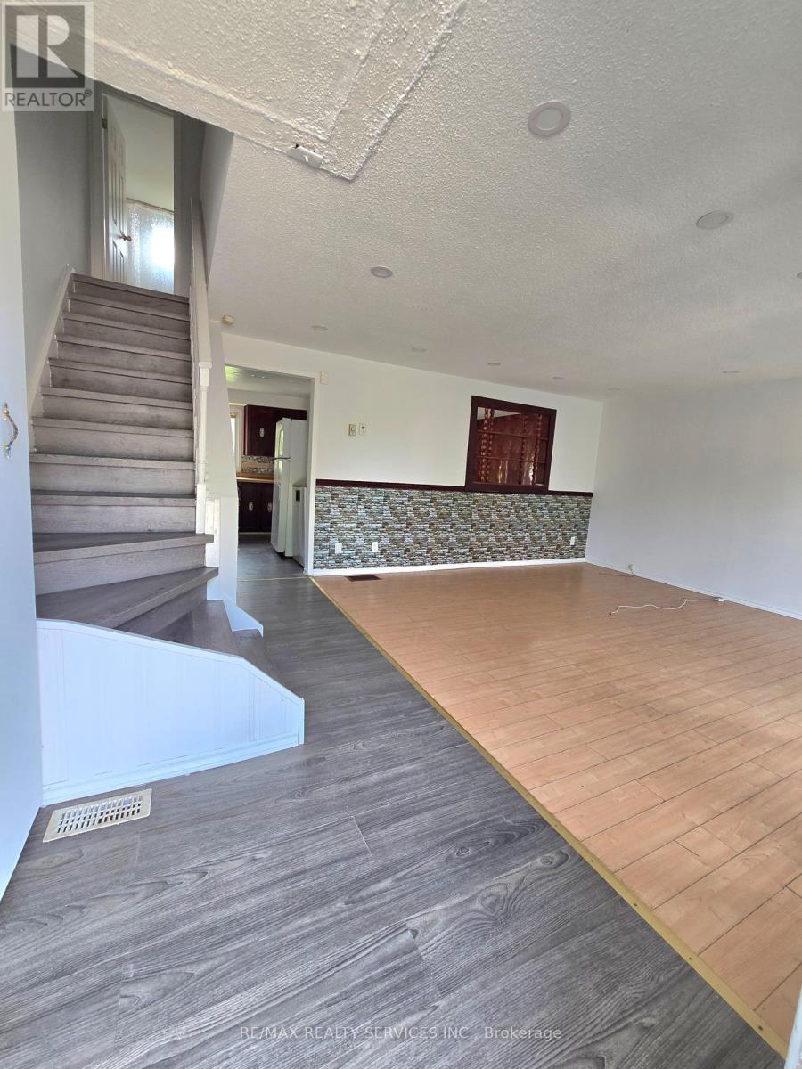 441 Parkview Crescent, Cambridge, Ontario  N3H 4Y3 - Photo 4 - X12233971