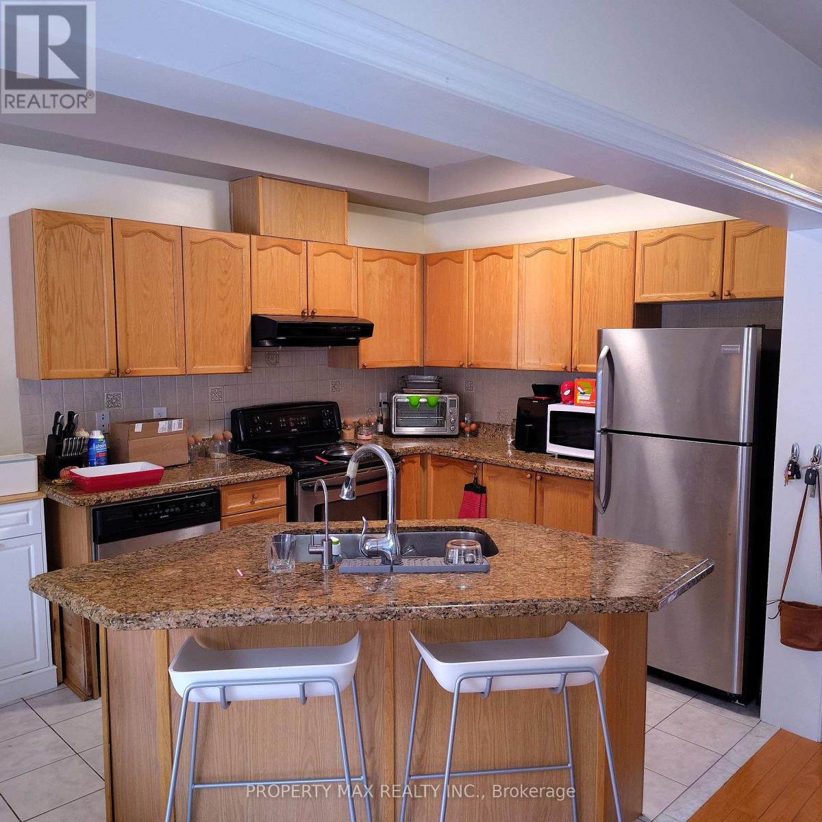 55 Park Place Drive, Markham, Ontario  L6E 1Z9 - Photo 4 - N12539374