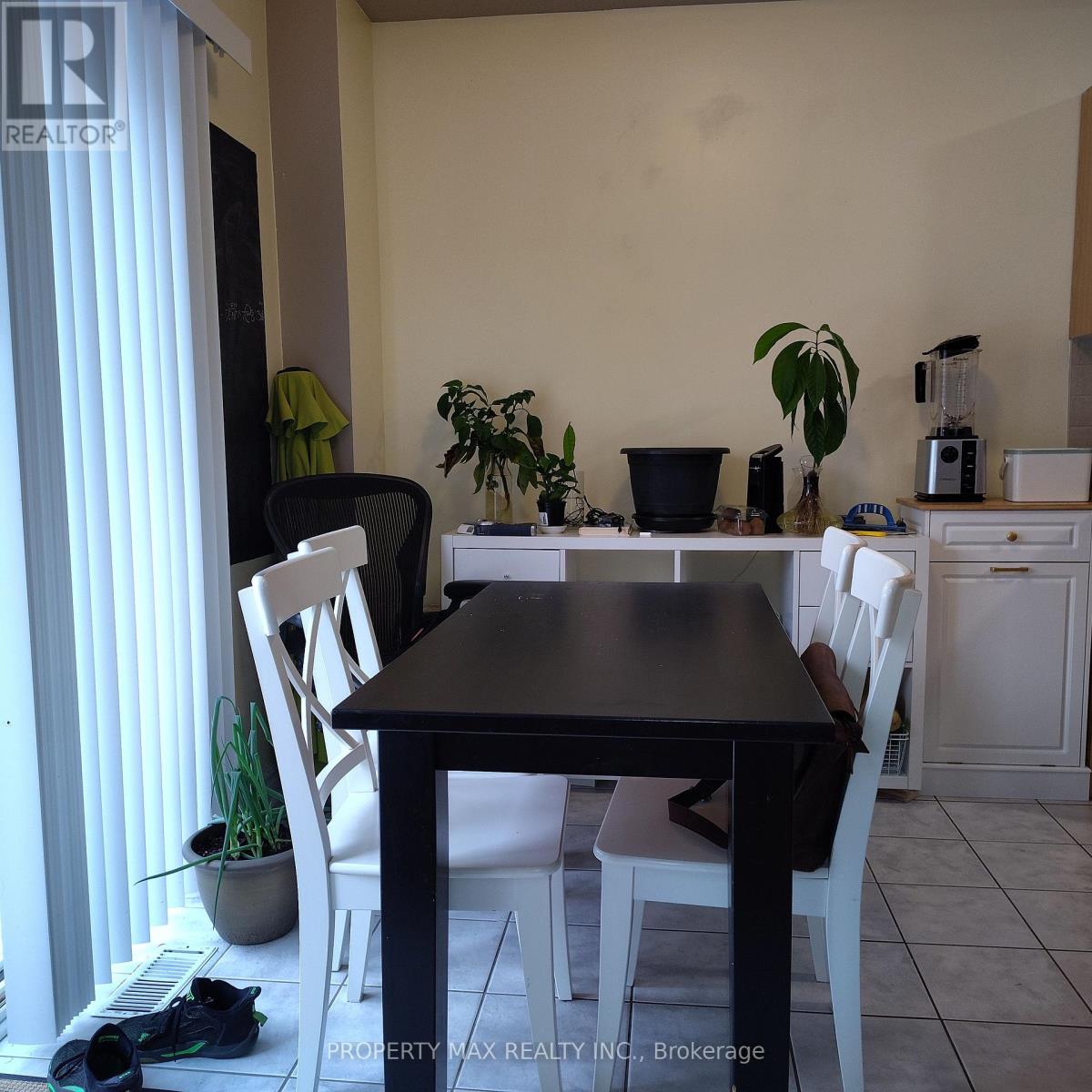 55 Park Place Drive, Markham, Ontario  L6E 1Z9 - Photo 5 - N12539374