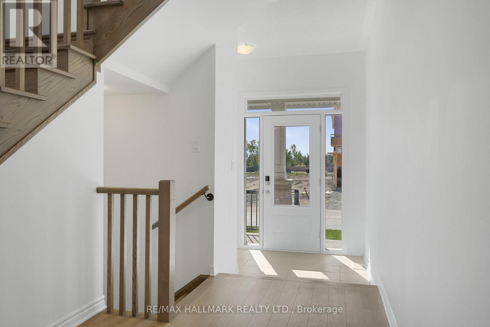 626 Newlove Street, Innisfil, Ontario  L9S 0R9 - Photo 6 - N12539388