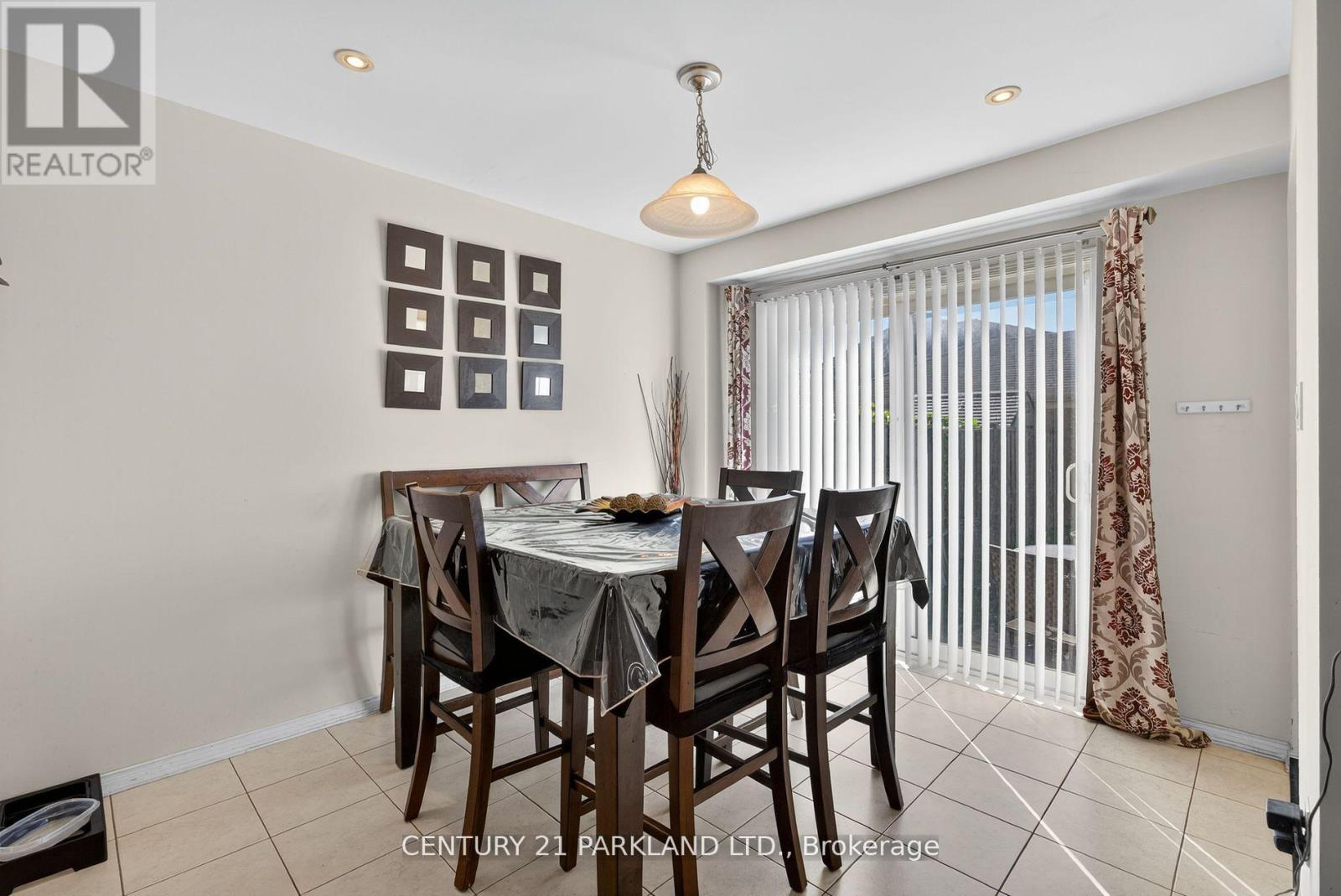 136 Gas Lamp Lane, Markham, Ontario  L6B 1K9 - Photo 3 - N12539418