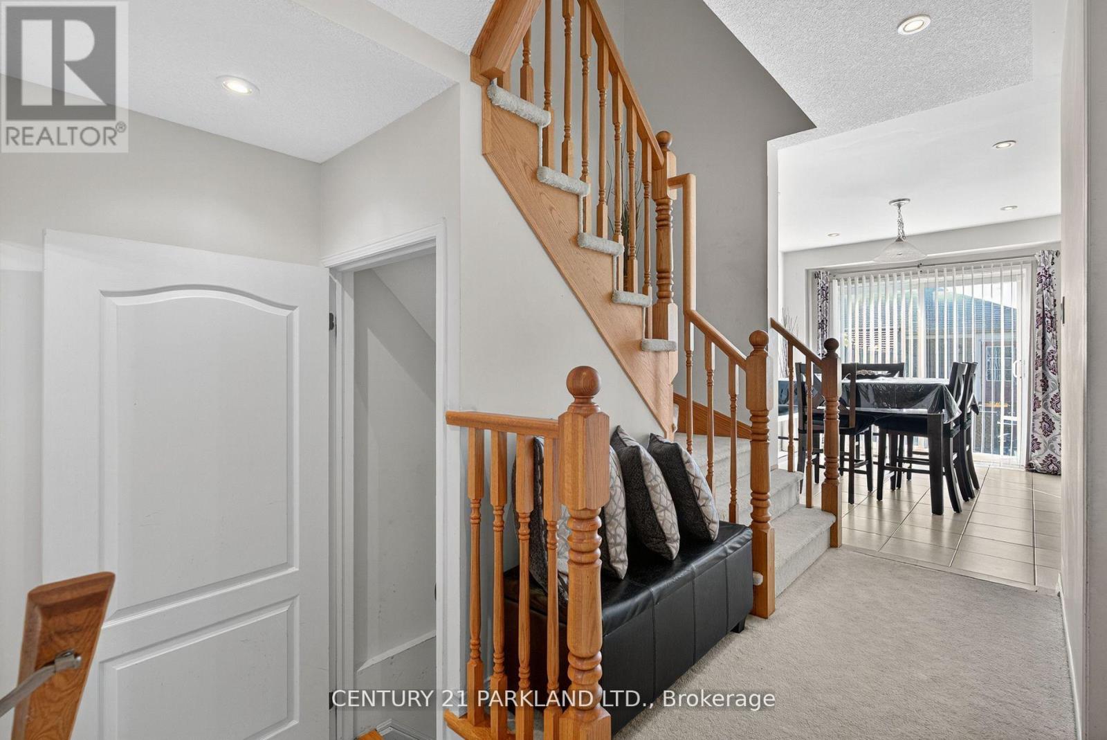 136 Gas Lamp Lane, Markham, Ontario  L6B 1K9 - Photo 6 - N12539418