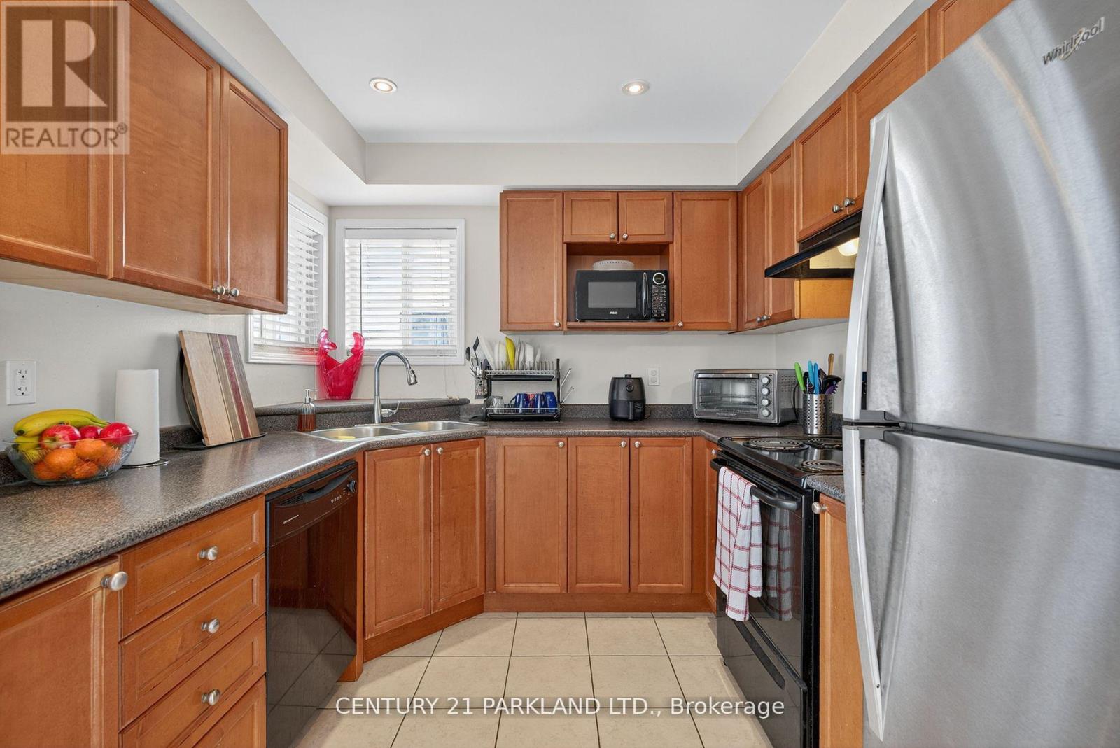 136 Gas Lamp Lane, Markham, Ontario  L6B 1K9 - Photo 8 - N12539418