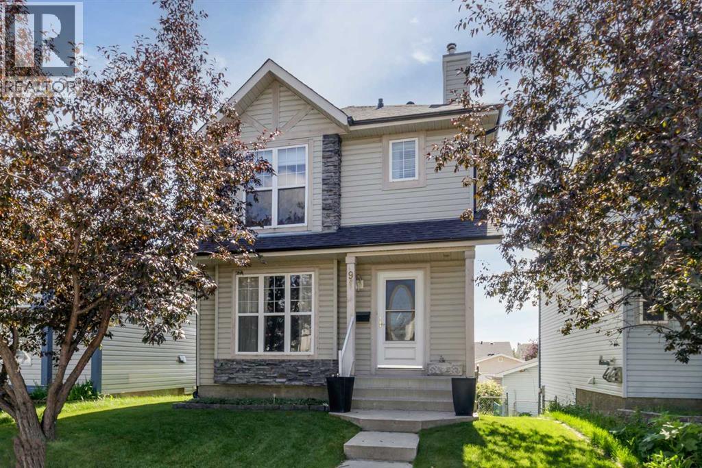 91 Covington Close, Calgary, Alberta  T3K 4M2 - Photo 2 - A2245013