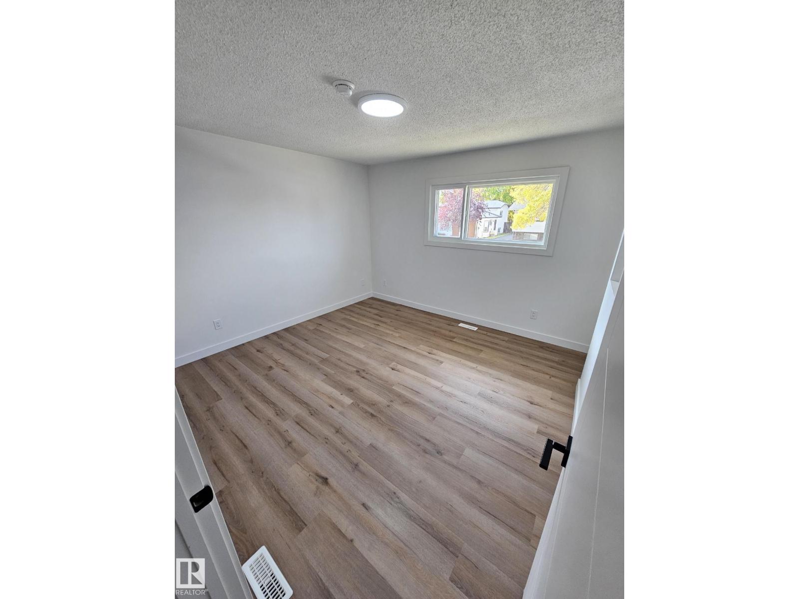 Unknown Address, ,    - Photo 11 - E4465507