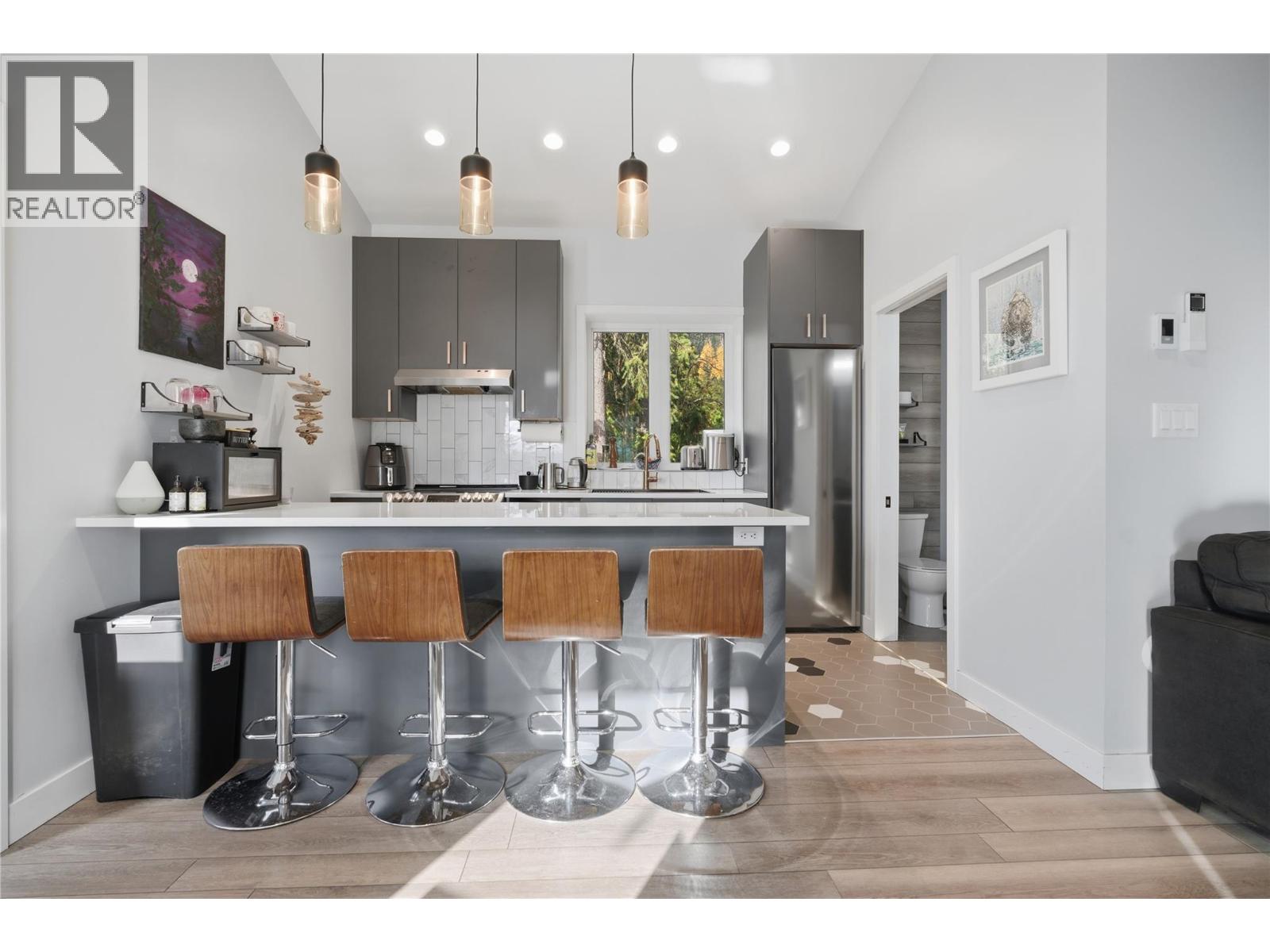 7636 Mountain Drive, Anglemont, British Columbia  V0E 1M8 - Photo 30 - 10369033