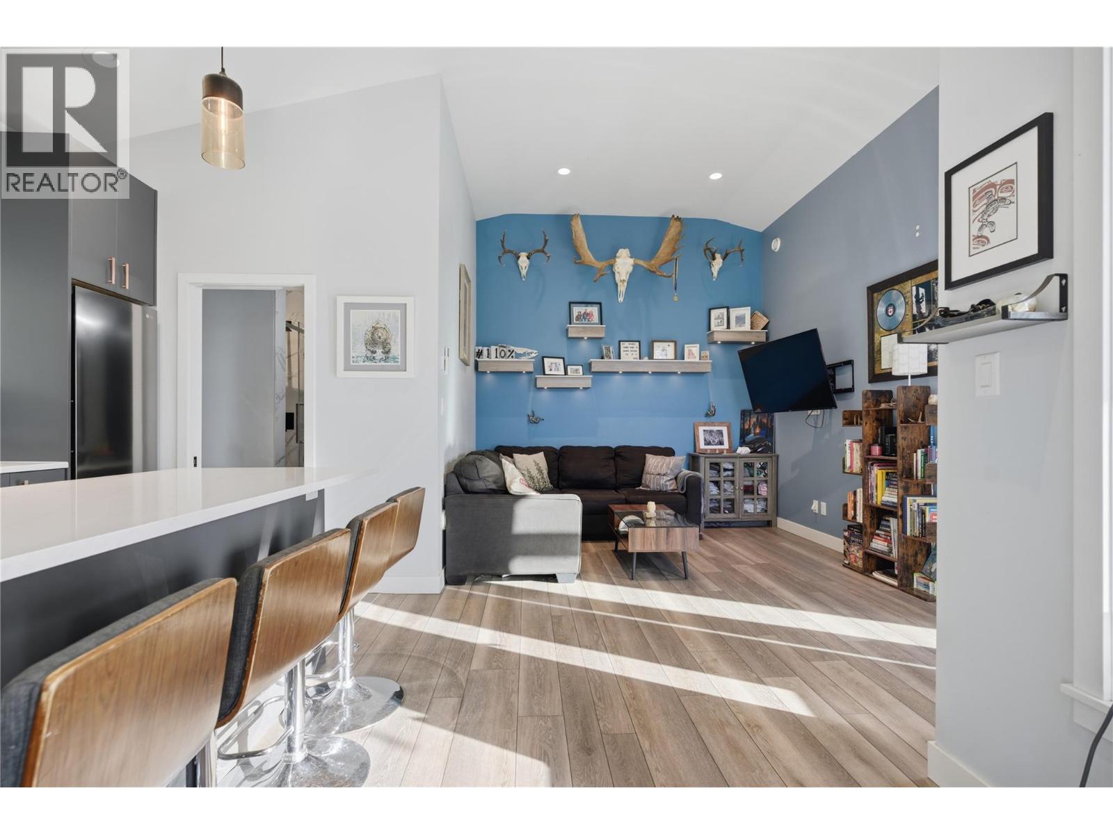 7636 Mountain Drive, Anglemont, British Columbia  V0E 1M8 - Photo 28 - 10369033