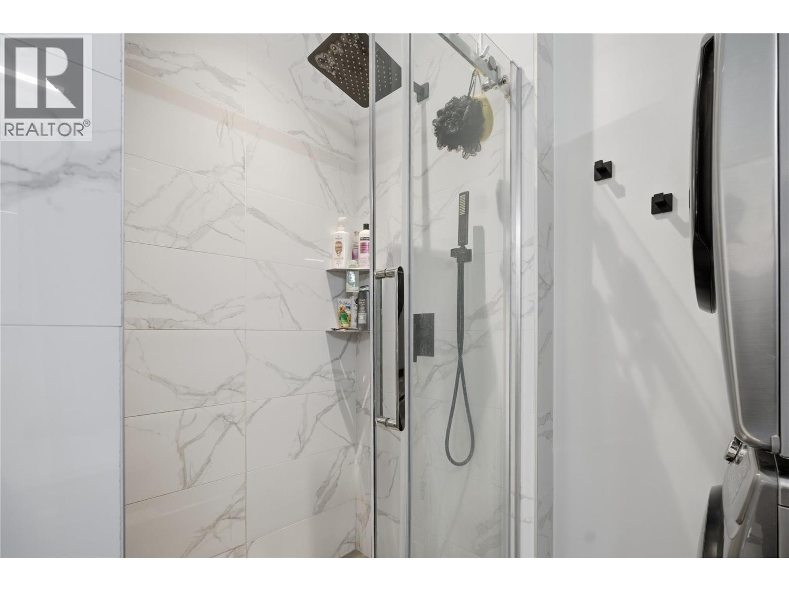 7636 Mountain Drive, Anglemont, British Columbia  V0E 1M8 - Photo 35 - 10369033