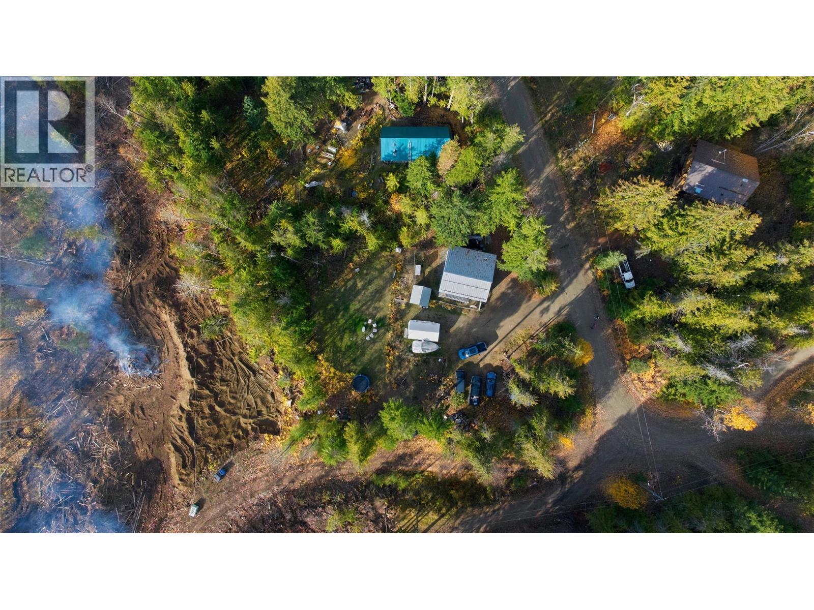 7636 Mountain Drive, Anglemont, British Columbia  V0E 1M8 - Photo 20 - 10369033