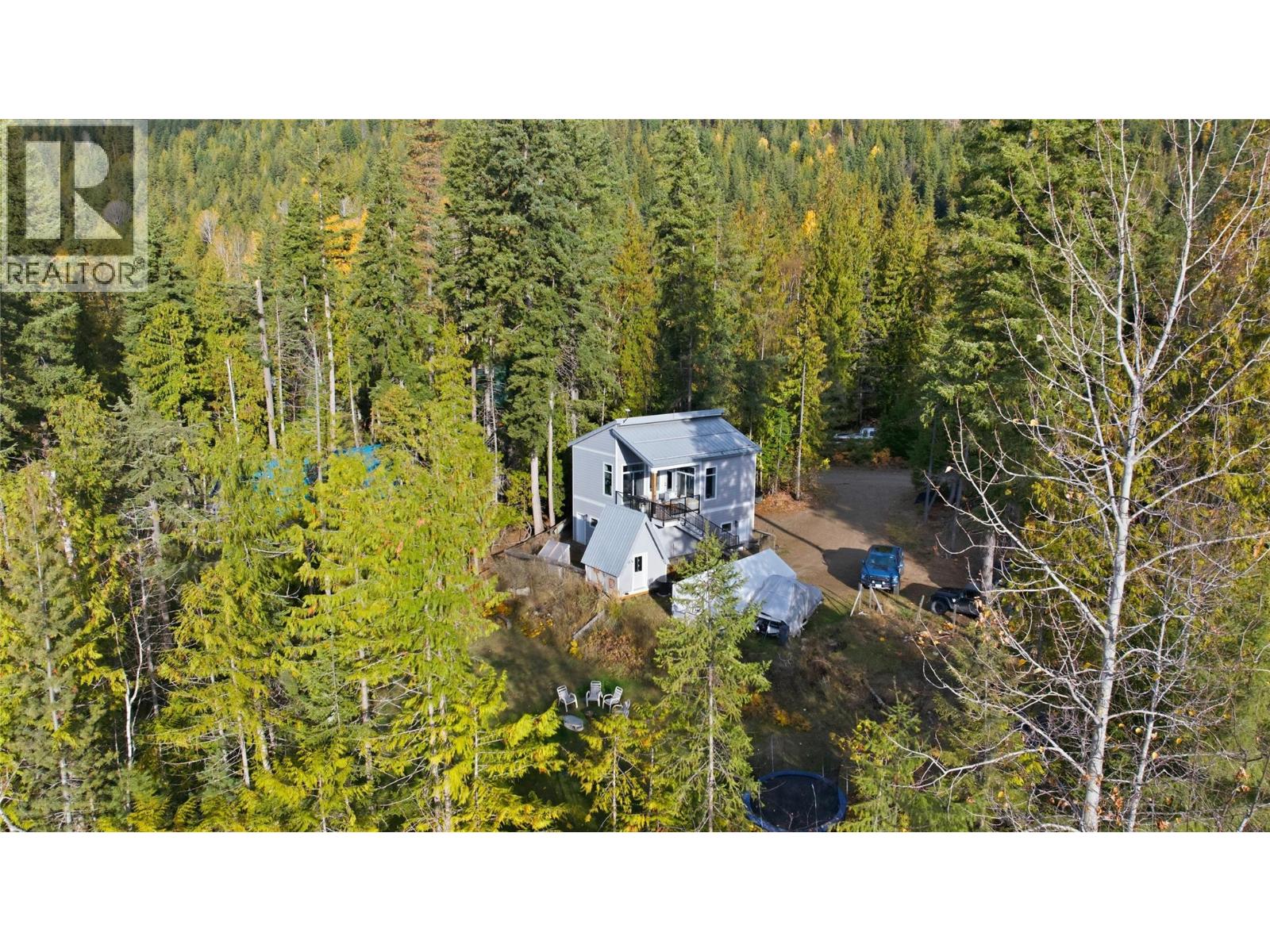 7636 Mountain Drive, Anglemont, British Columbia  V0E 1M8 - Photo 40 - 10369033